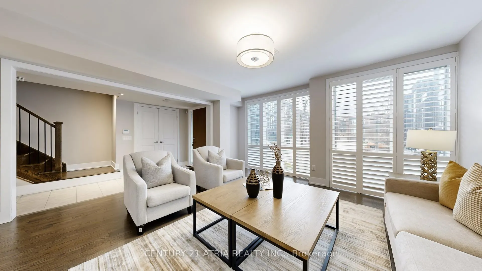Photo 7 of 15 Thorncrest Drive, Vaughan, Patterson — HOMEH