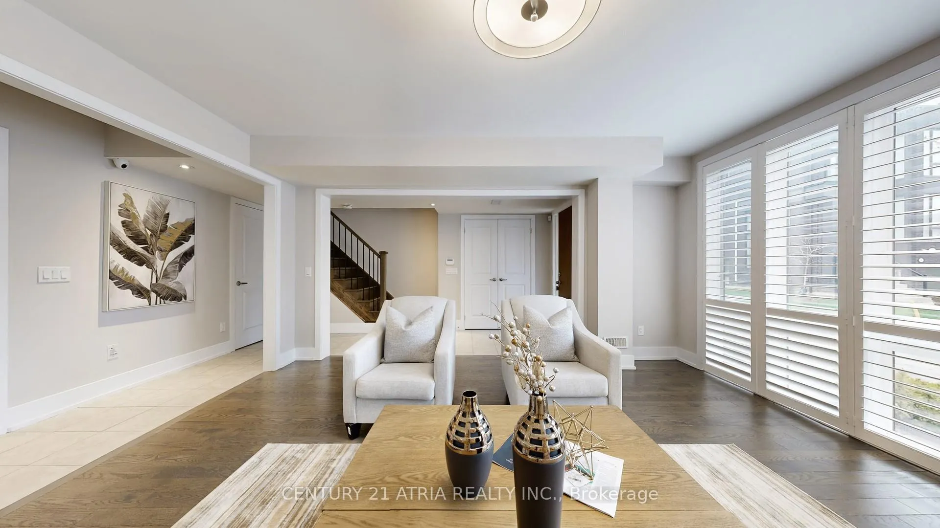 Photo 8 of 15 Thorncrest Drive, Vaughan, Patterson — HOMEH