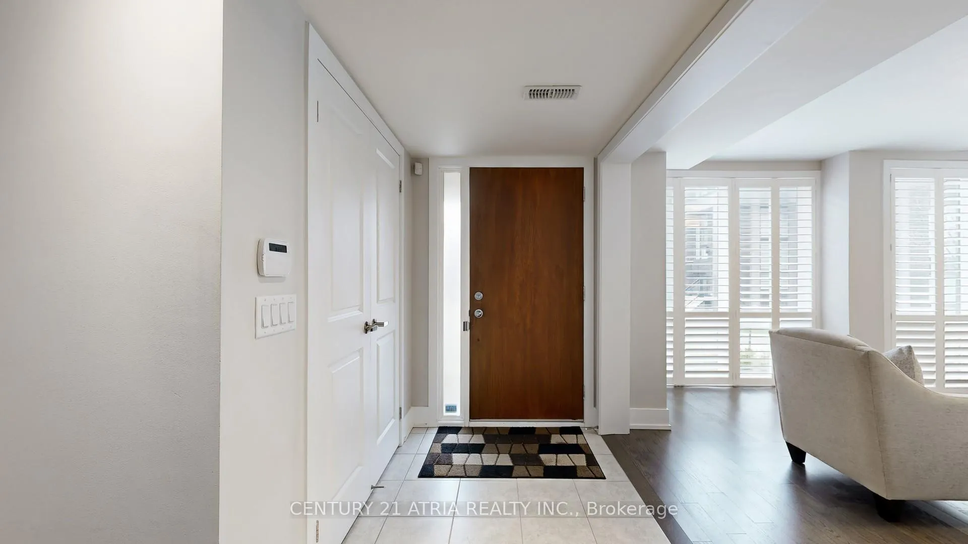 Photo 12 of 15 Thorncrest Drive, Vaughan, Patterson — HOMEH