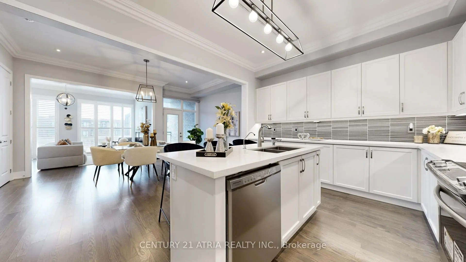 Photo 29 of 15 Thorncrest Drive, Vaughan, Patterson — HOMEH