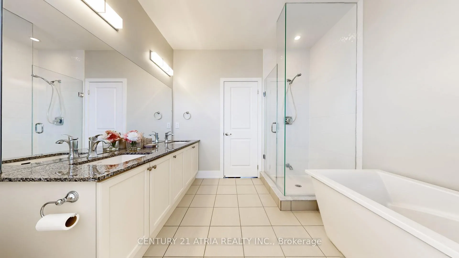 Photo 43 of 15 Thorncrest Drive, Vaughan, Patterson — HOMEH