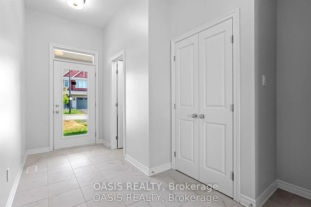 Photo 3 of 1860 Elevation Road, Ottawa, Barrhaven - Half Moon Bay — HOMEH