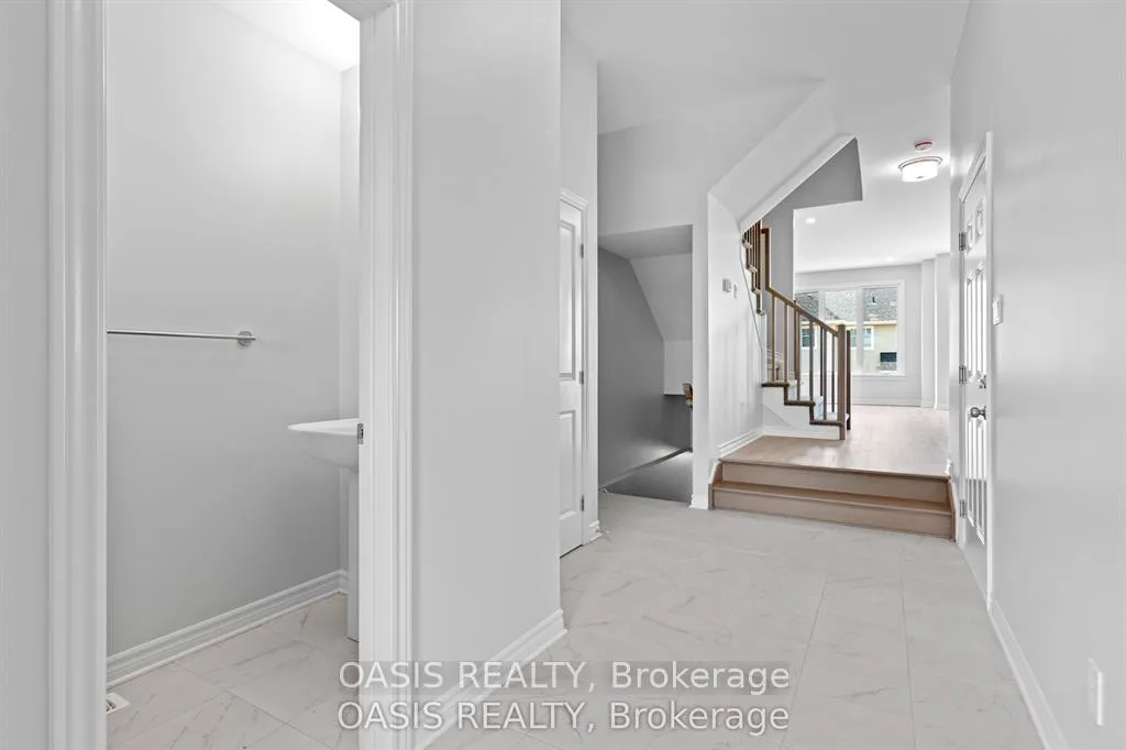 Photo 4 of 1860 Elevation Road, Ottawa, Barrhaven - Half Moon Bay — HOMEH