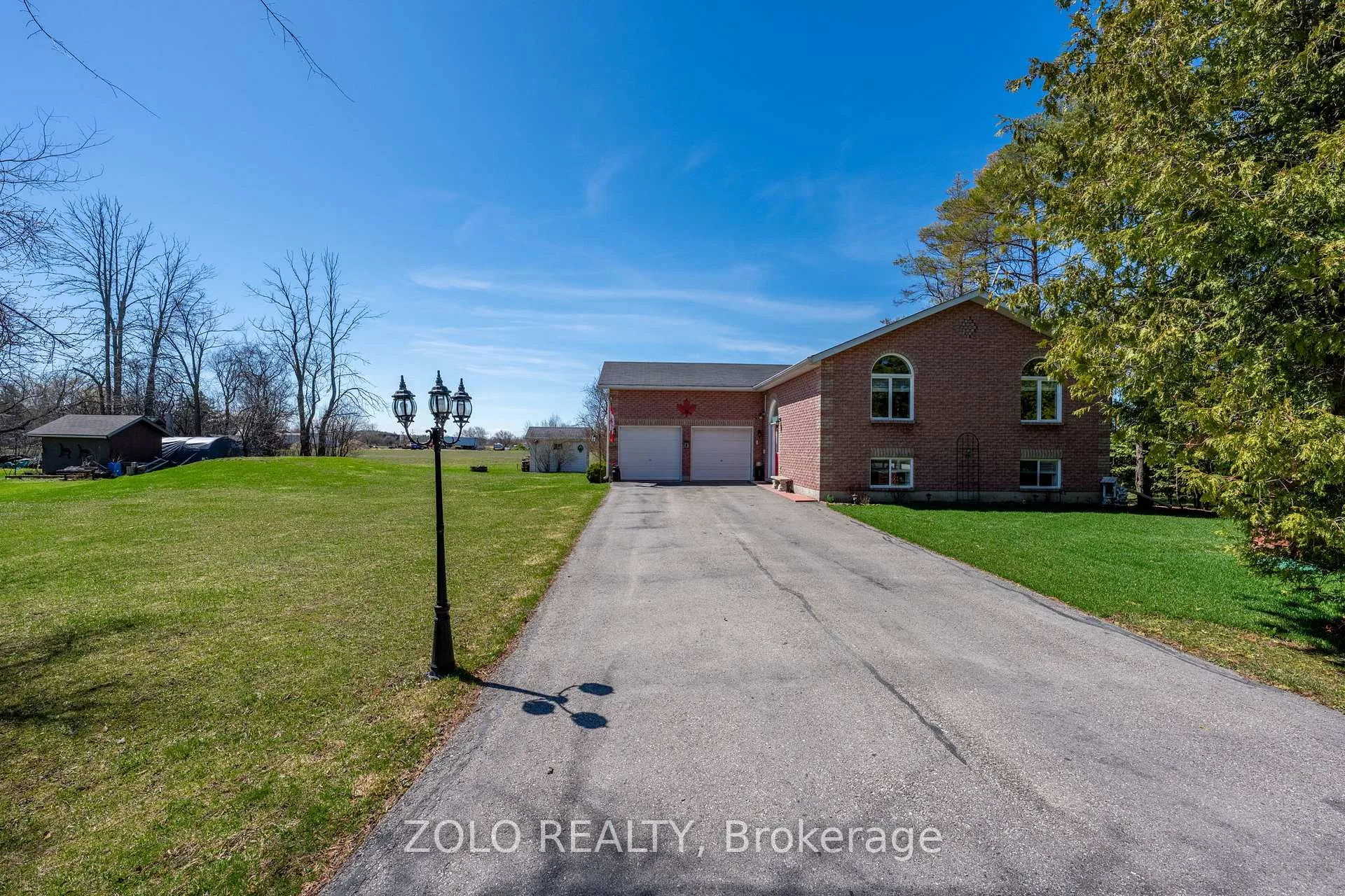 Photo 2 of 30 Sunset Beach Road, Georgina, Virginia — HOMEH
