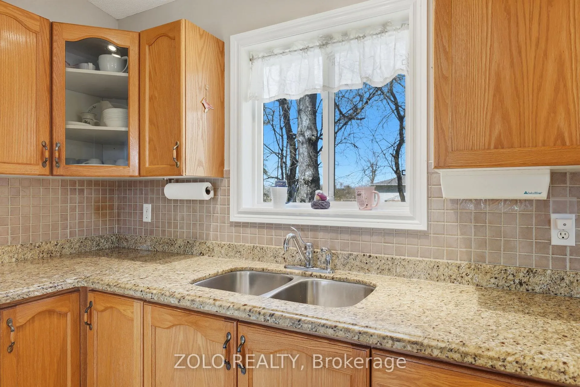 Photo 11 of 30 Sunset Beach Road, Georgina, Virginia — HOMEH