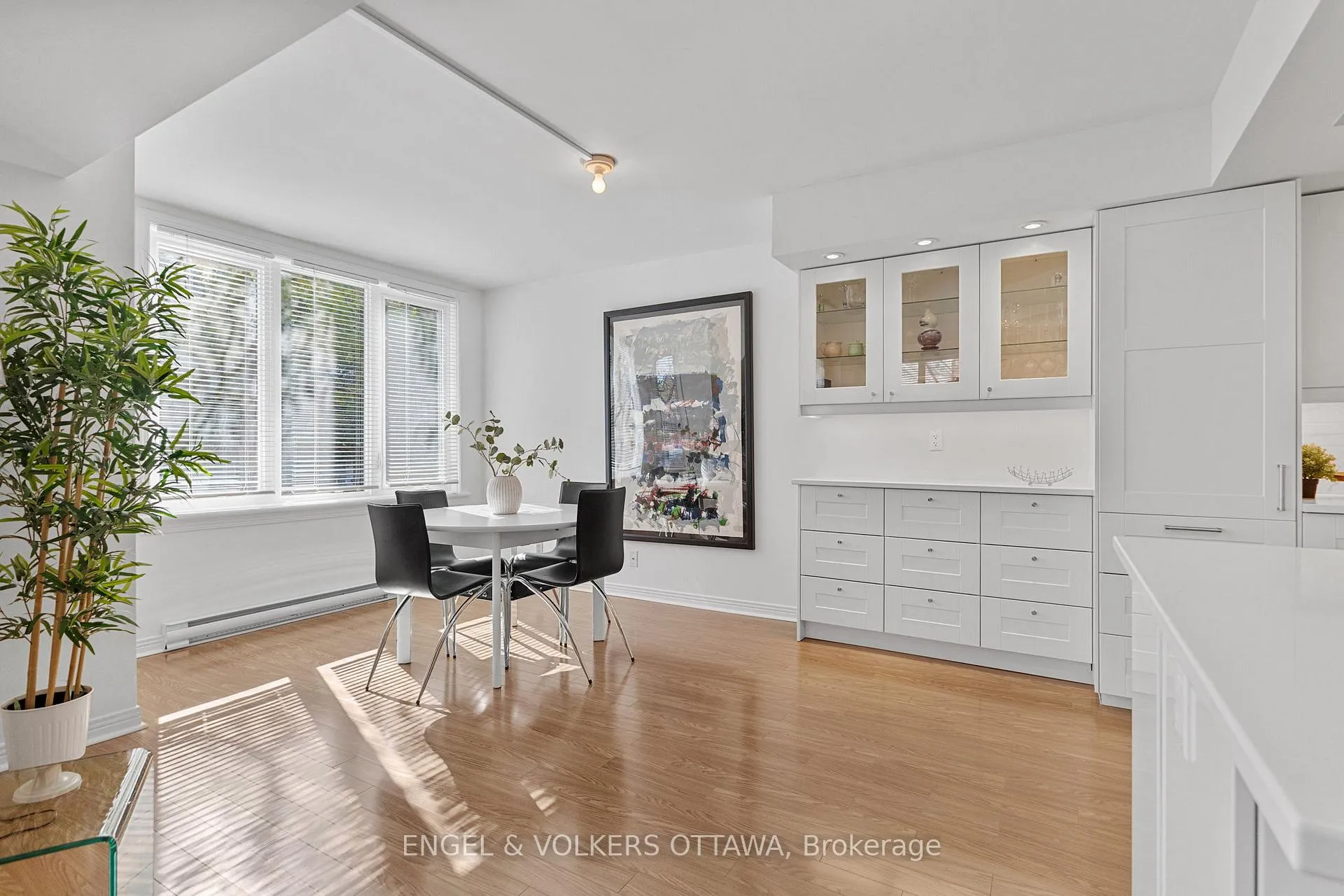 Photo 10 of Unit 206, 205 Somerset Street W, Ottawa, Ottawa Centre — HOMEH