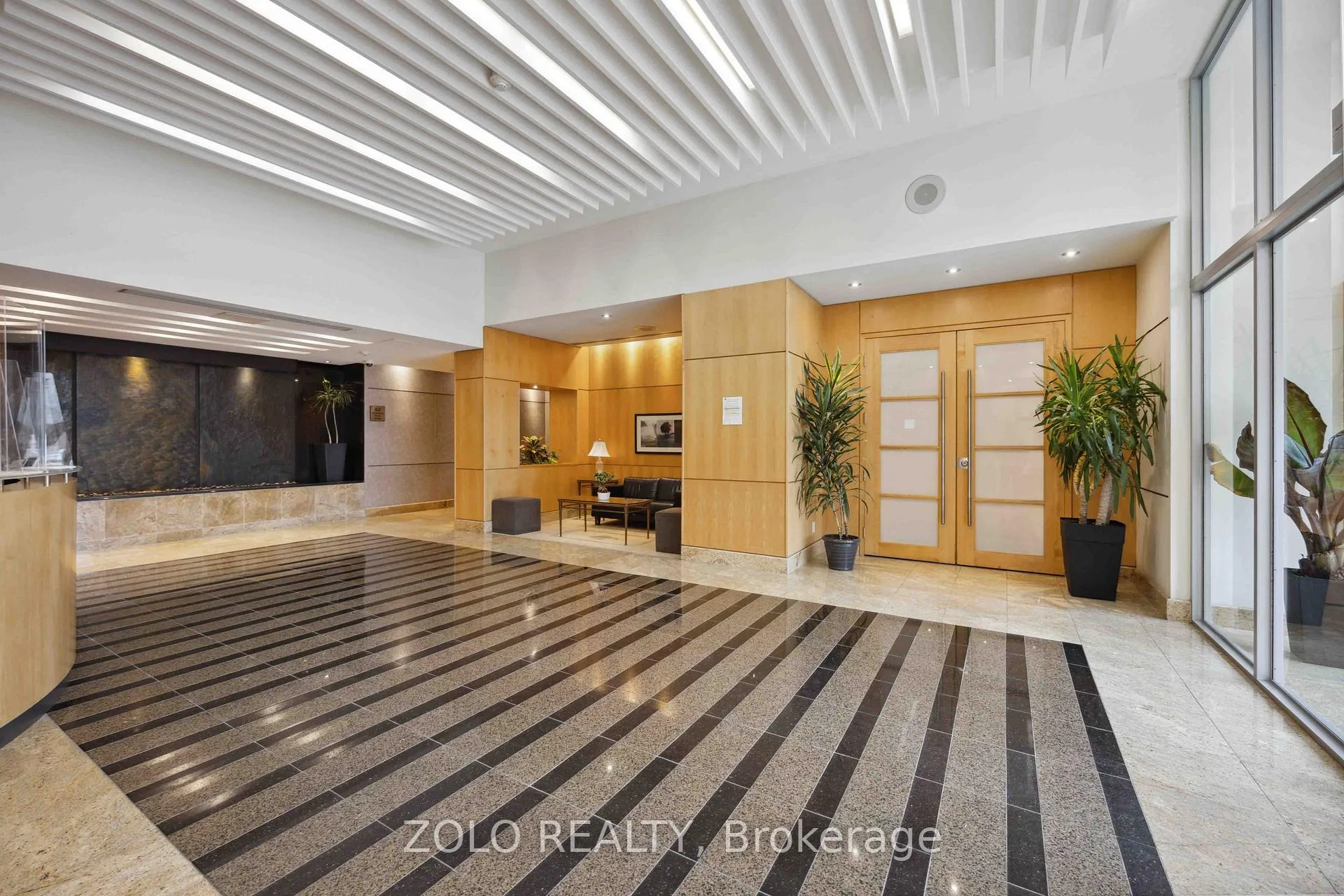 Photo 2 of Unit 105, 62 Suncrest Boulevard, Markham, Commerce Valley — HOMEH