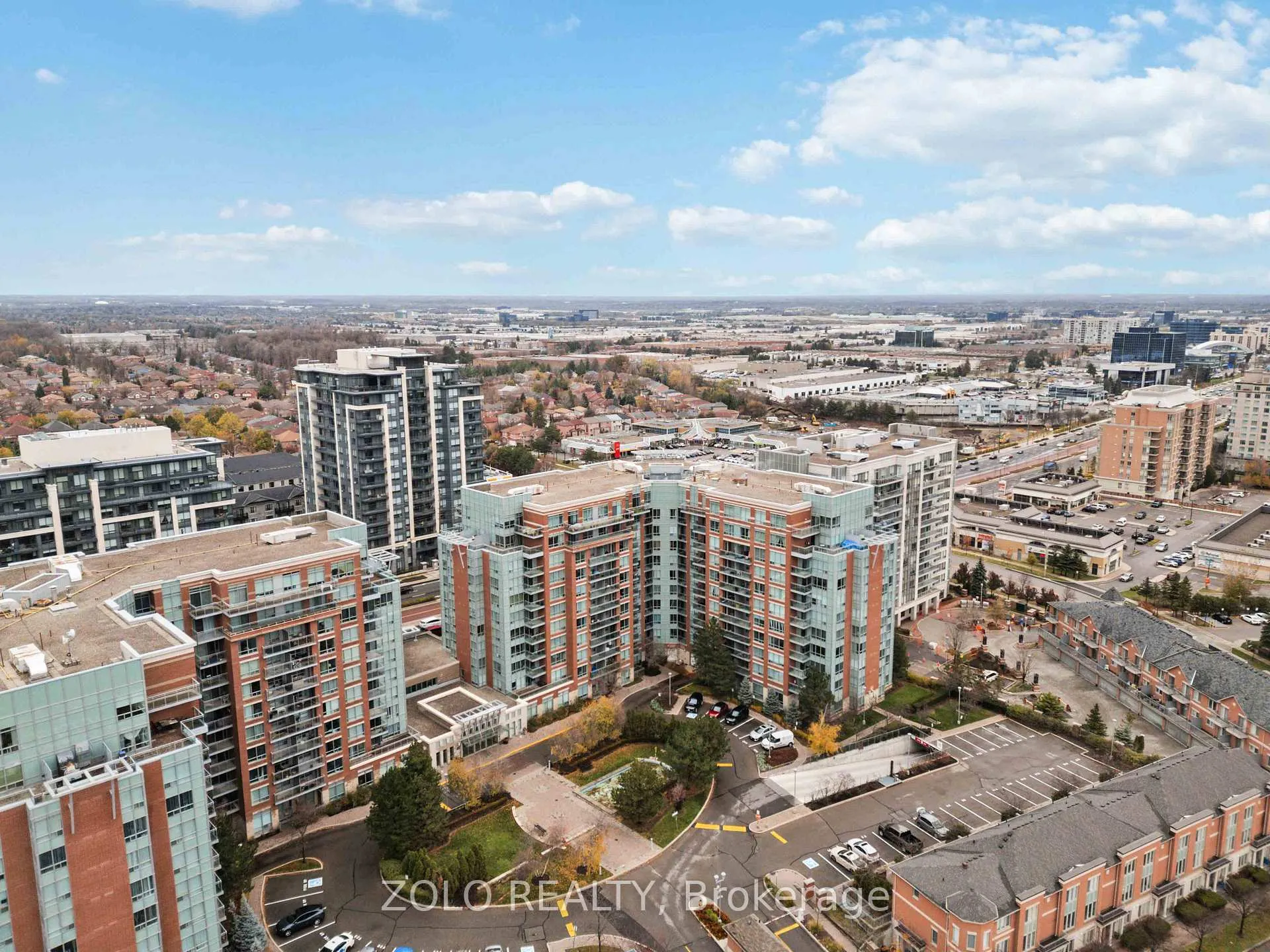 Photo 5 of Unit 105, 62 Suncrest Boulevard, Markham, Commerce Valley — HOMEH