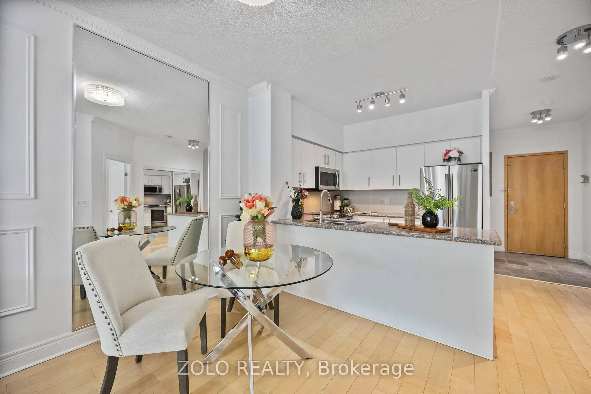 Photo 7 of Unit 105, 62 Suncrest Boulevard, Markham, Commerce Valley — HOMEH