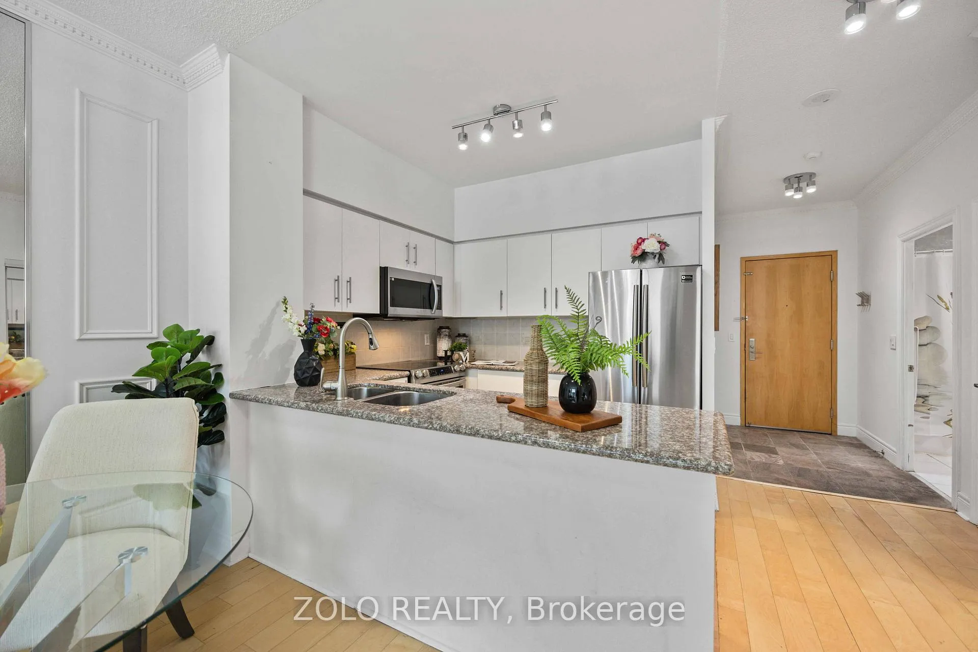 Photo 8 of Unit 105, 62 Suncrest Boulevard, Markham, Commerce Valley — HOMEH