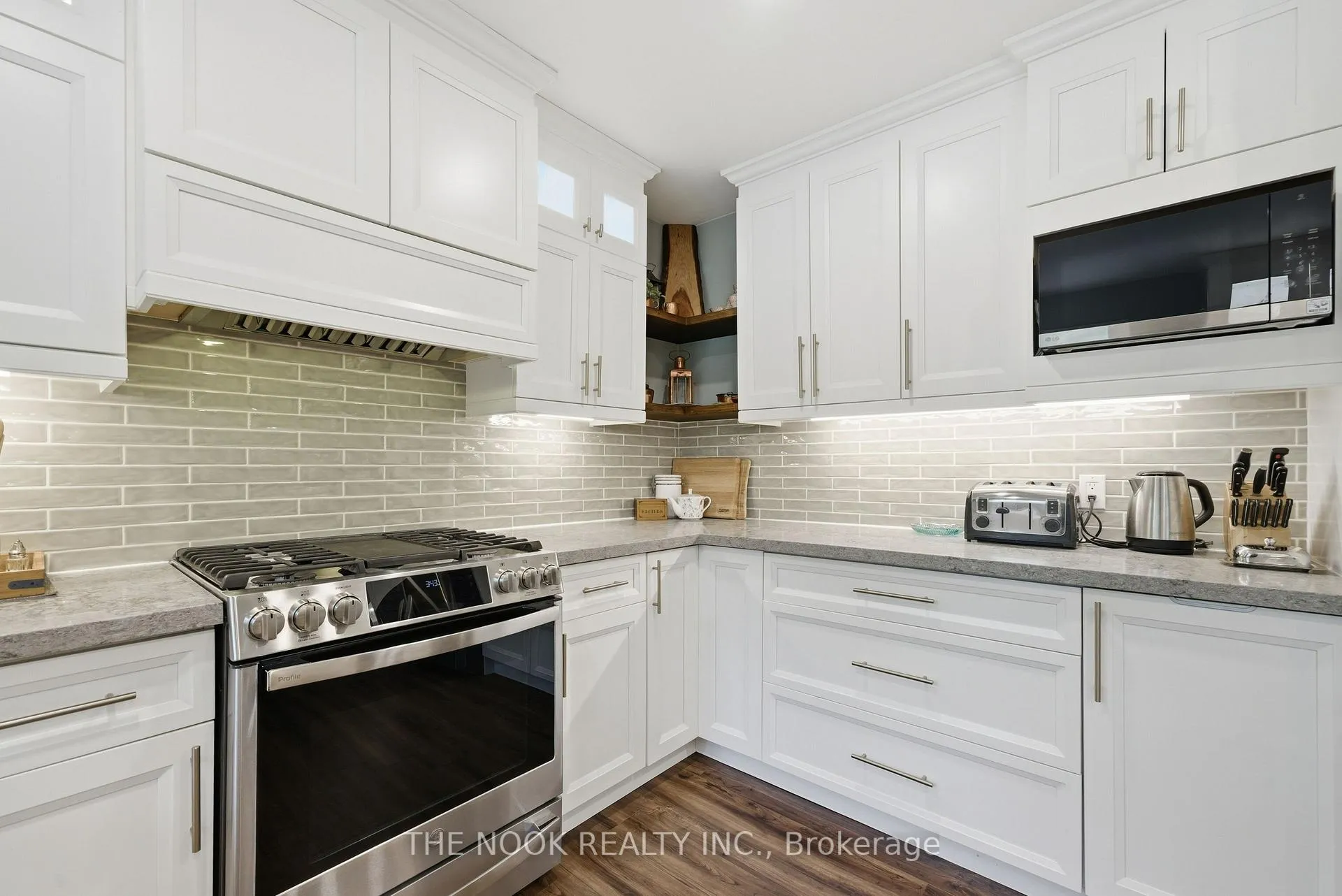 Photo 13 of 77 Cook Drive, King, Pottageville — HOMEH