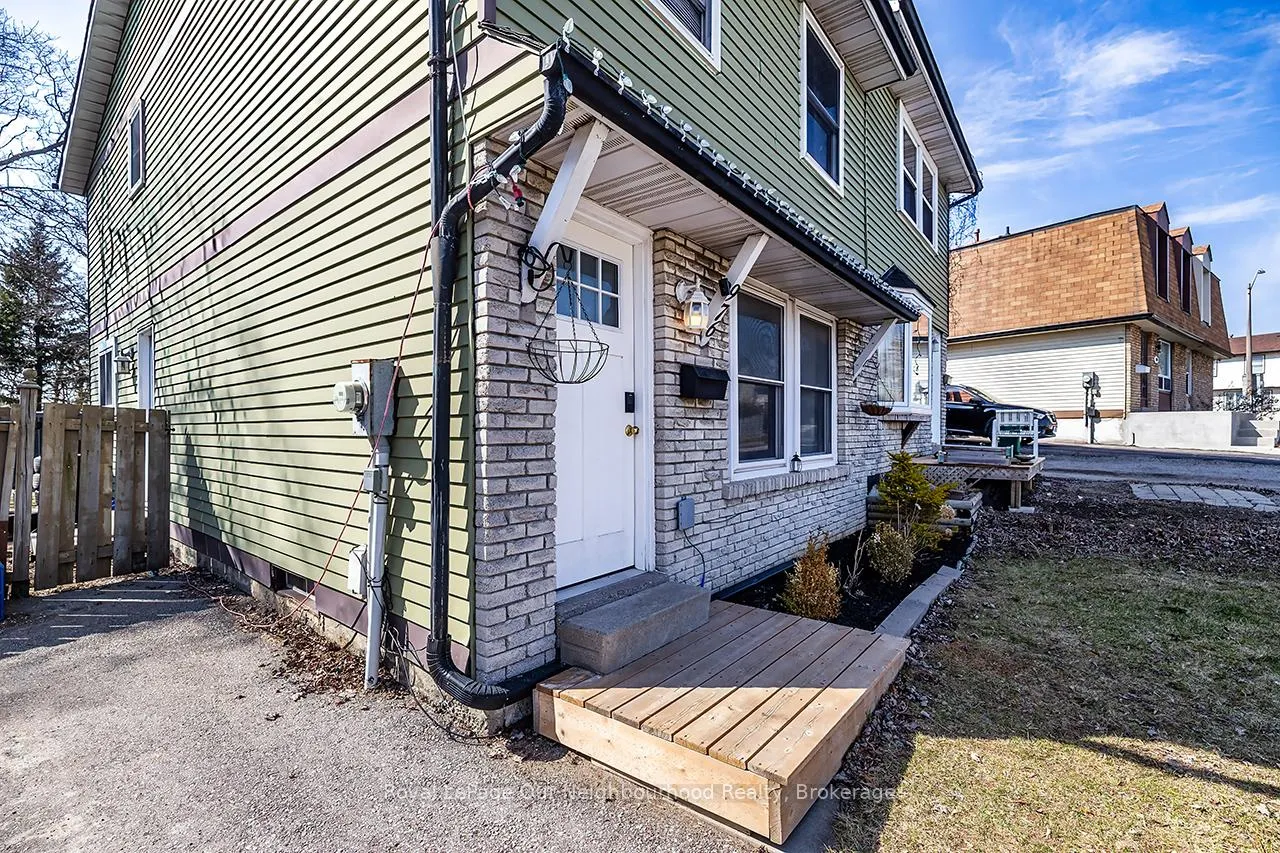Photo 2 of 976 Southport Drive, Oshawa, Donevan — HOMEH