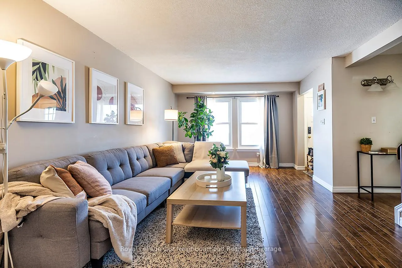 Photo 4 of 976 Southport Drive, Oshawa, Donevan — HOMEH