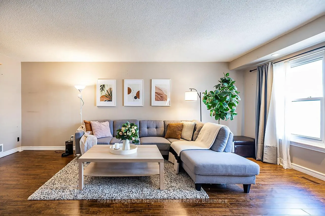 Photo 5 of 976 Southport Drive, Oshawa, Donevan — HOMEH
