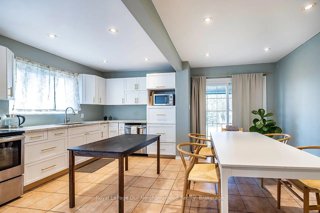 Photo 10 of 976 Southport Drive, Oshawa, Donevan — HOMEH
