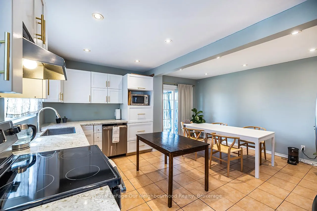 Photo 11 of 976 Southport Drive, Oshawa, Donevan — HOMEH