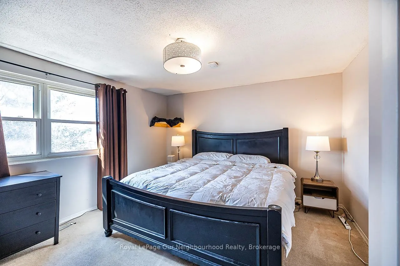 Photo 13 of 976 Southport Drive, Oshawa, Donevan — HOMEH