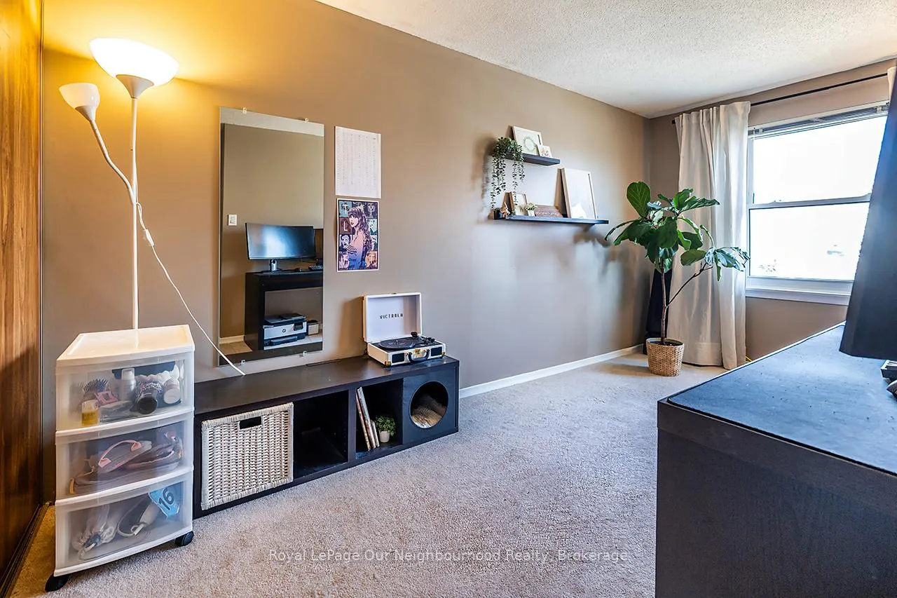 Photo 17 of 976 Southport Drive, Oshawa, Donevan — HOMEH