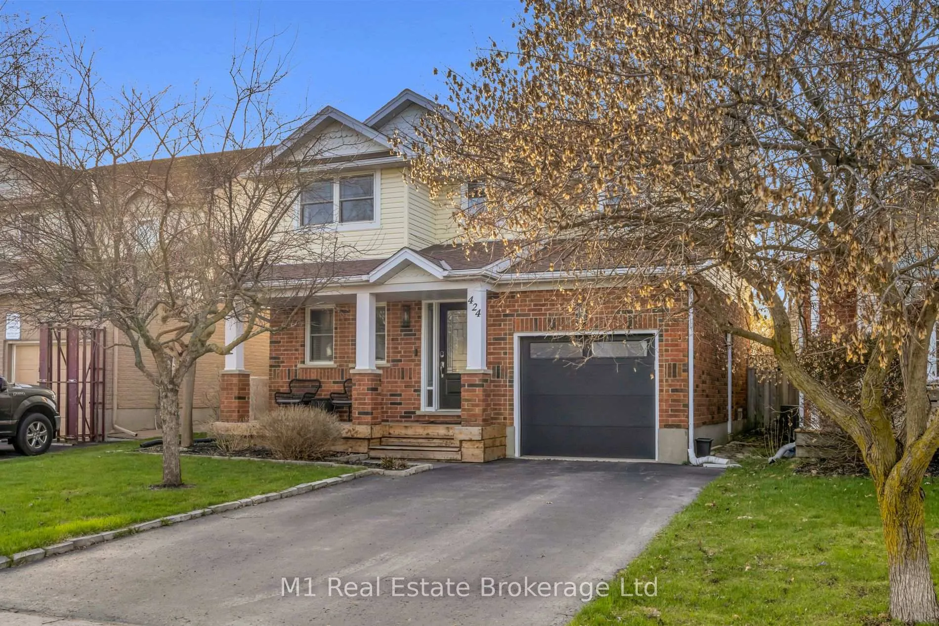 Photo 3 of 424 Millburn Boulevard, Centre Wellington, Fergus — HOMEH