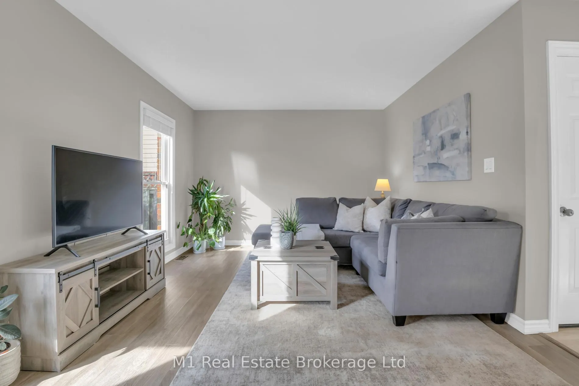 Photo 19 of 424 Millburn Boulevard, Centre Wellington, Fergus — HOMEH
