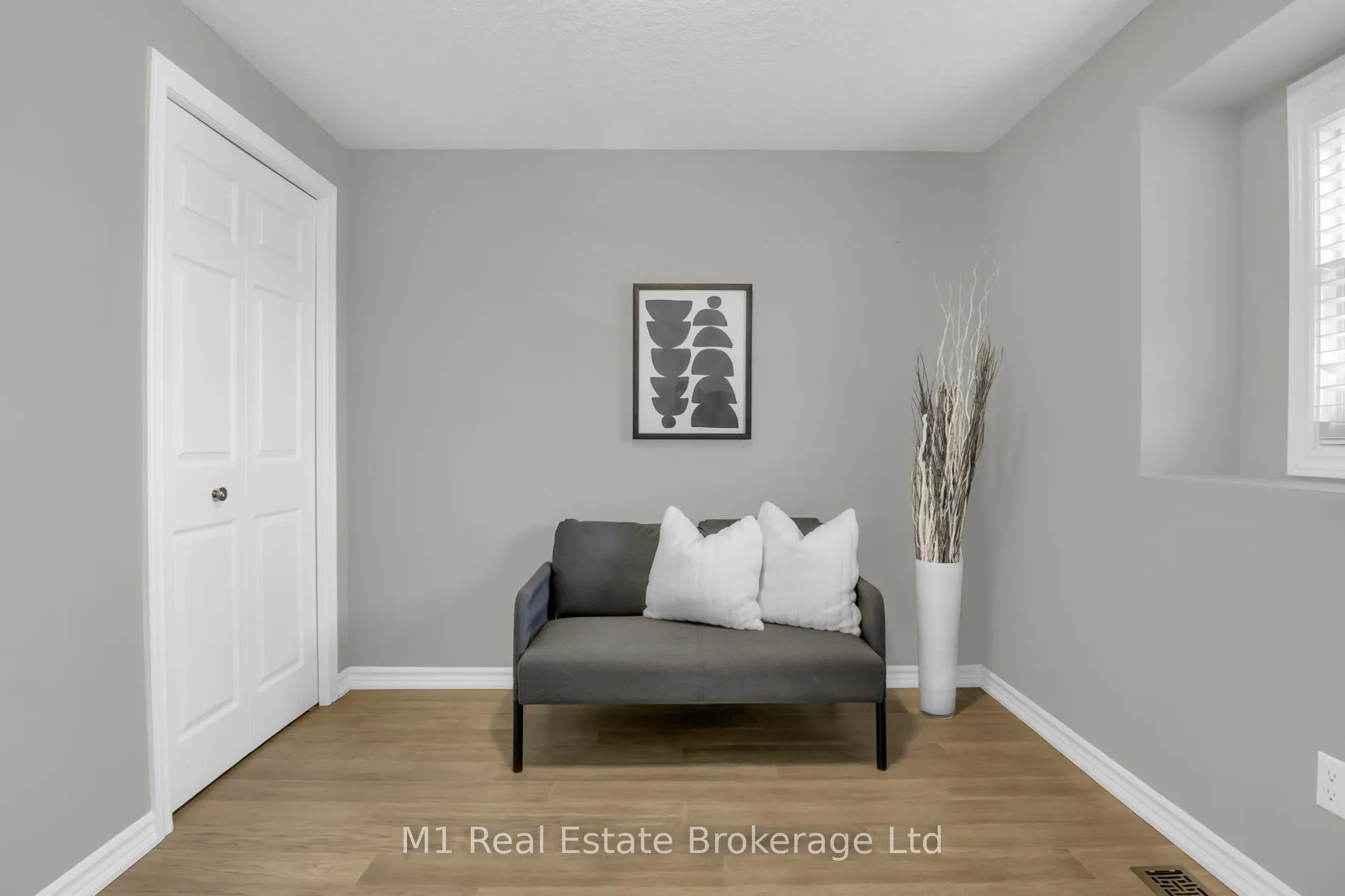 Photo 27 of 424 Millburn Boulevard, Centre Wellington, Fergus — HOMEH