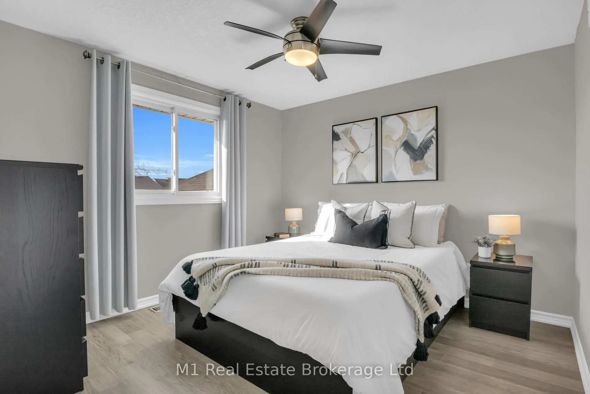 Photo 29 of 424 Millburn Boulevard, Centre Wellington, Fergus — HOMEH
