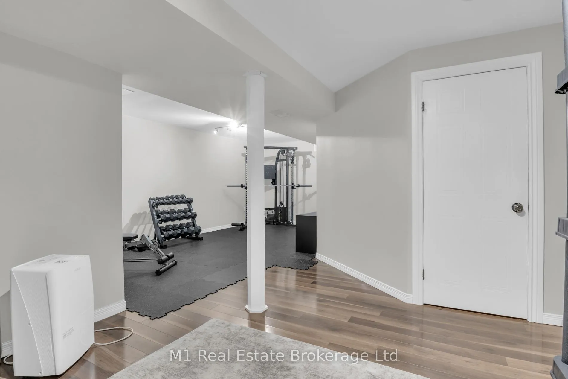 Photo 35 of 424 Millburn Boulevard, Centre Wellington, Fergus — HOMEH