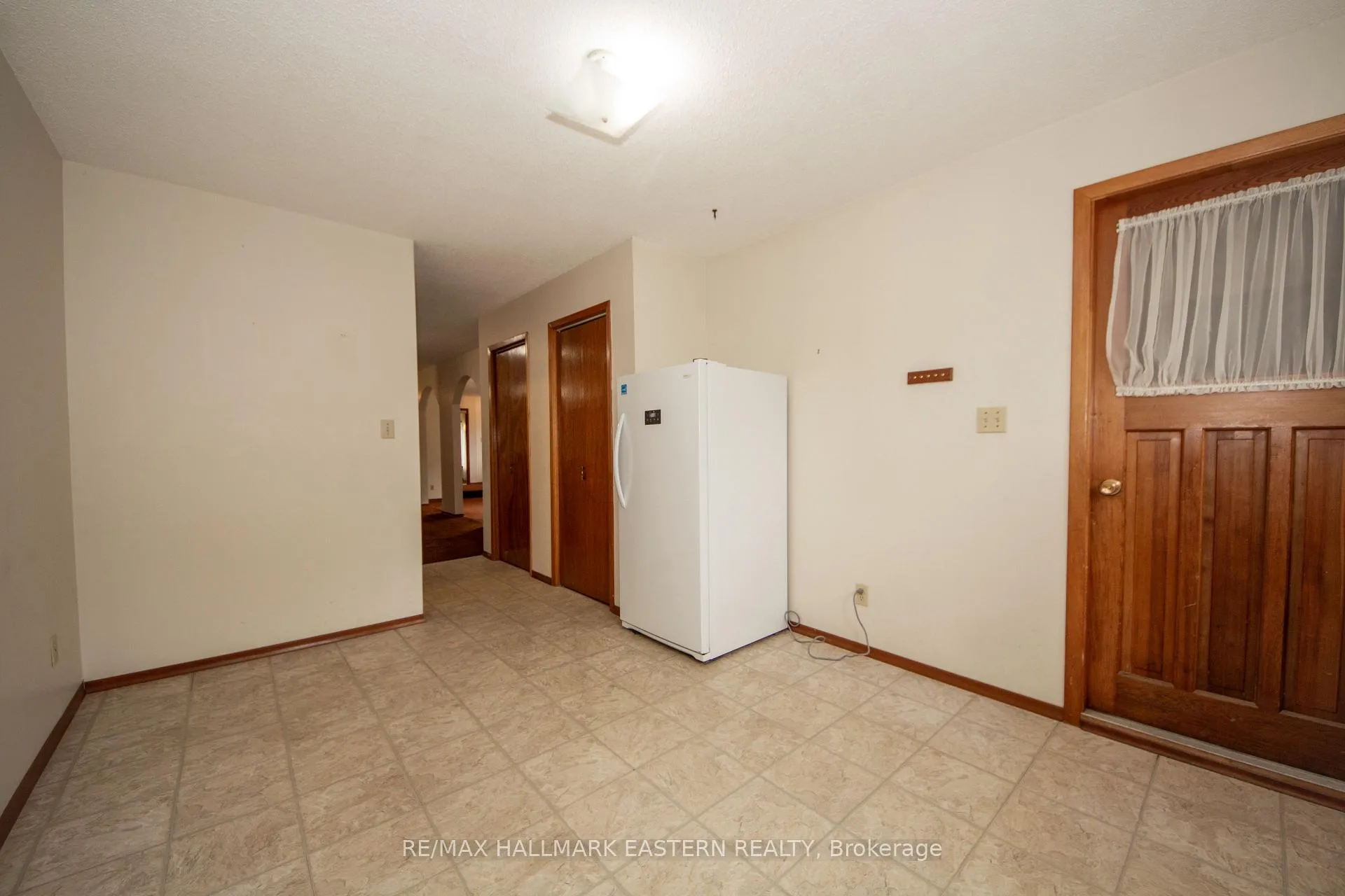 Photo 5 of 1239 7th Line, Selwyn — HOMEH