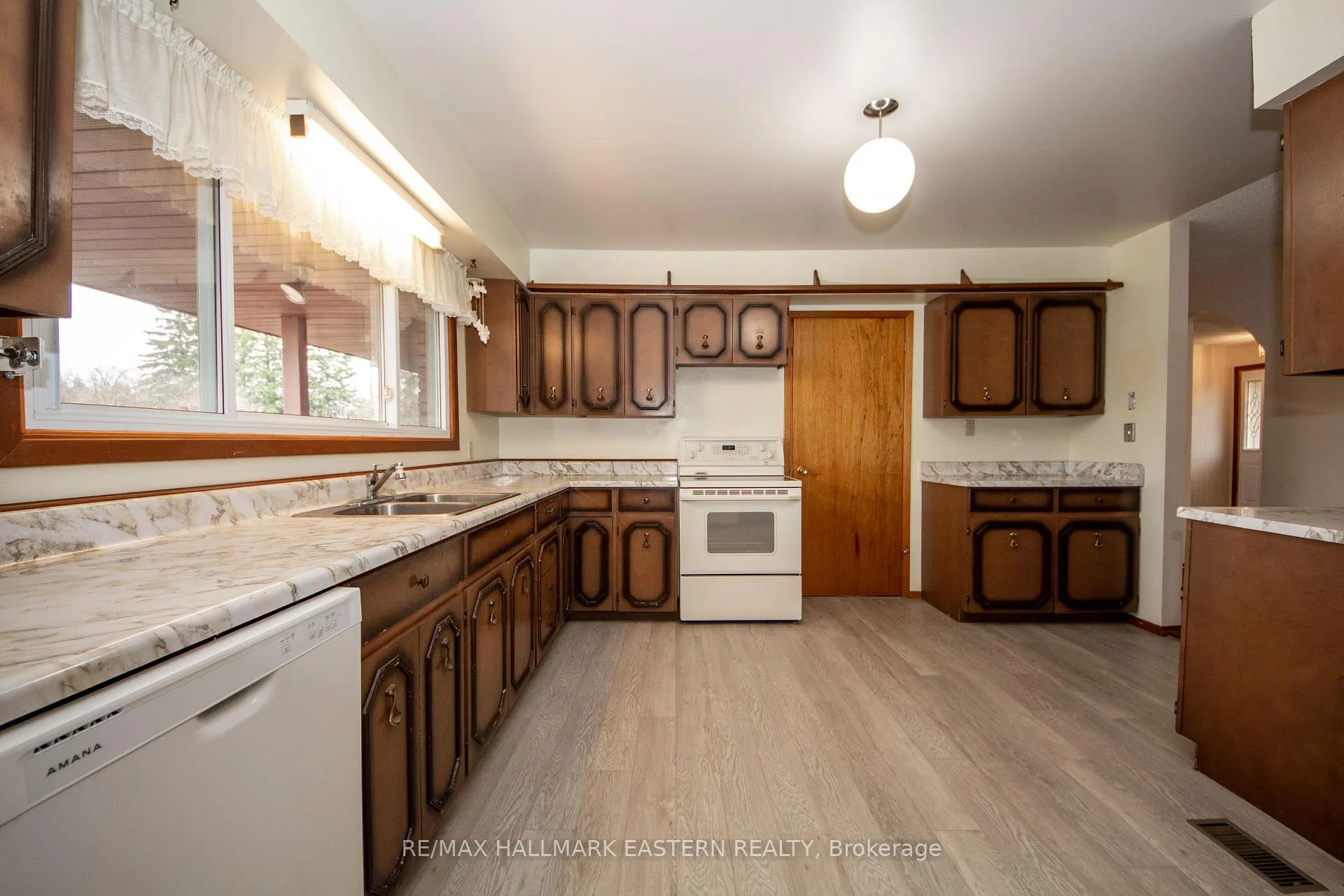 Photo 9 of 1239 7th Line, Selwyn — HOMEH