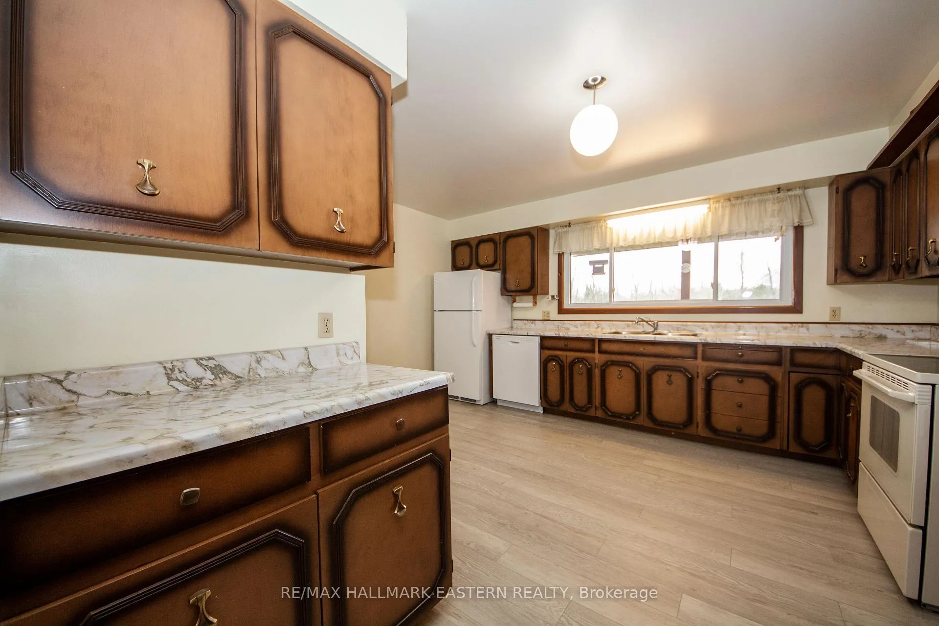 Photo 11 of 1239 7th Line, Selwyn — HOMEH