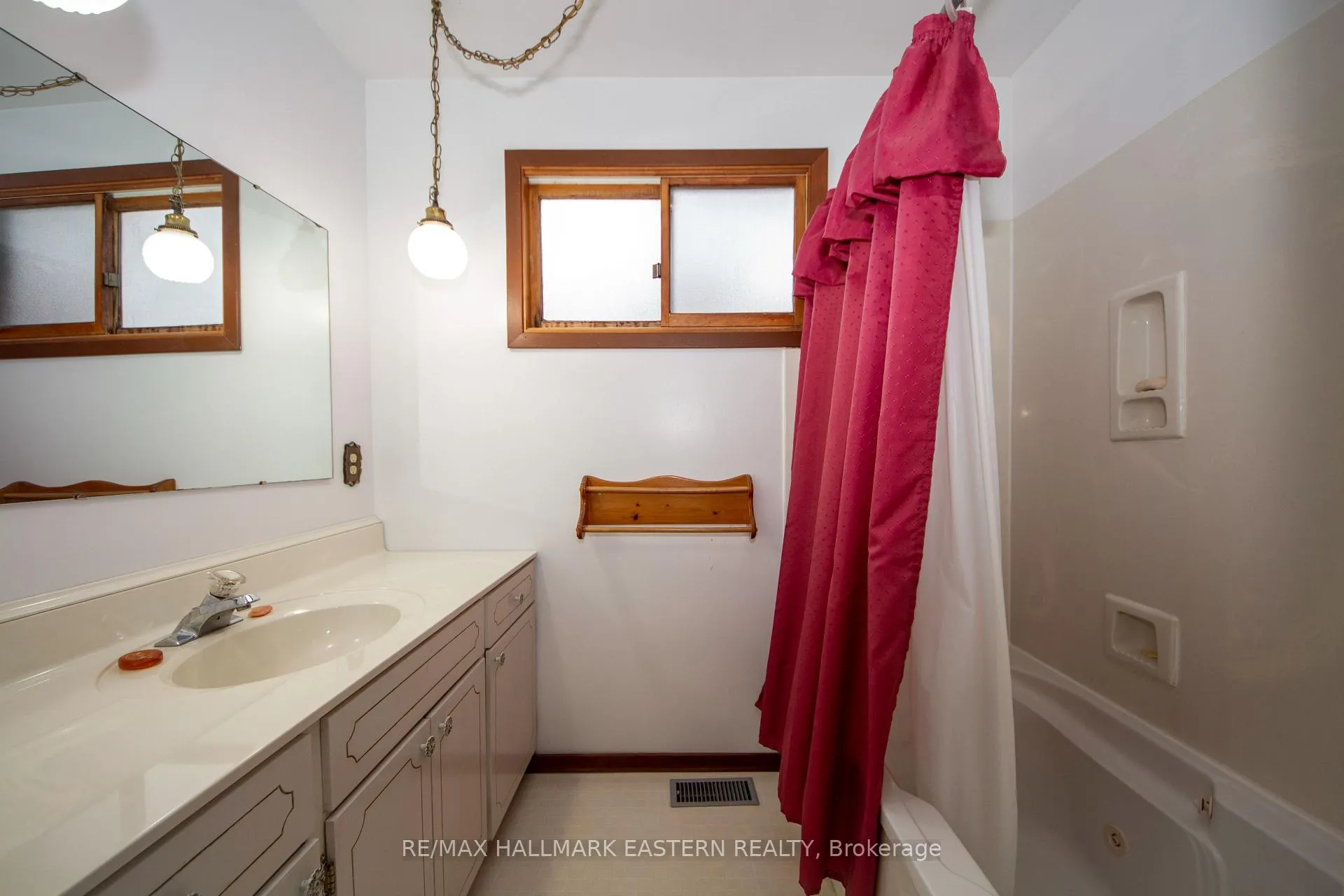 Photo 25 of 1239 7th Line, Selwyn — HOMEH