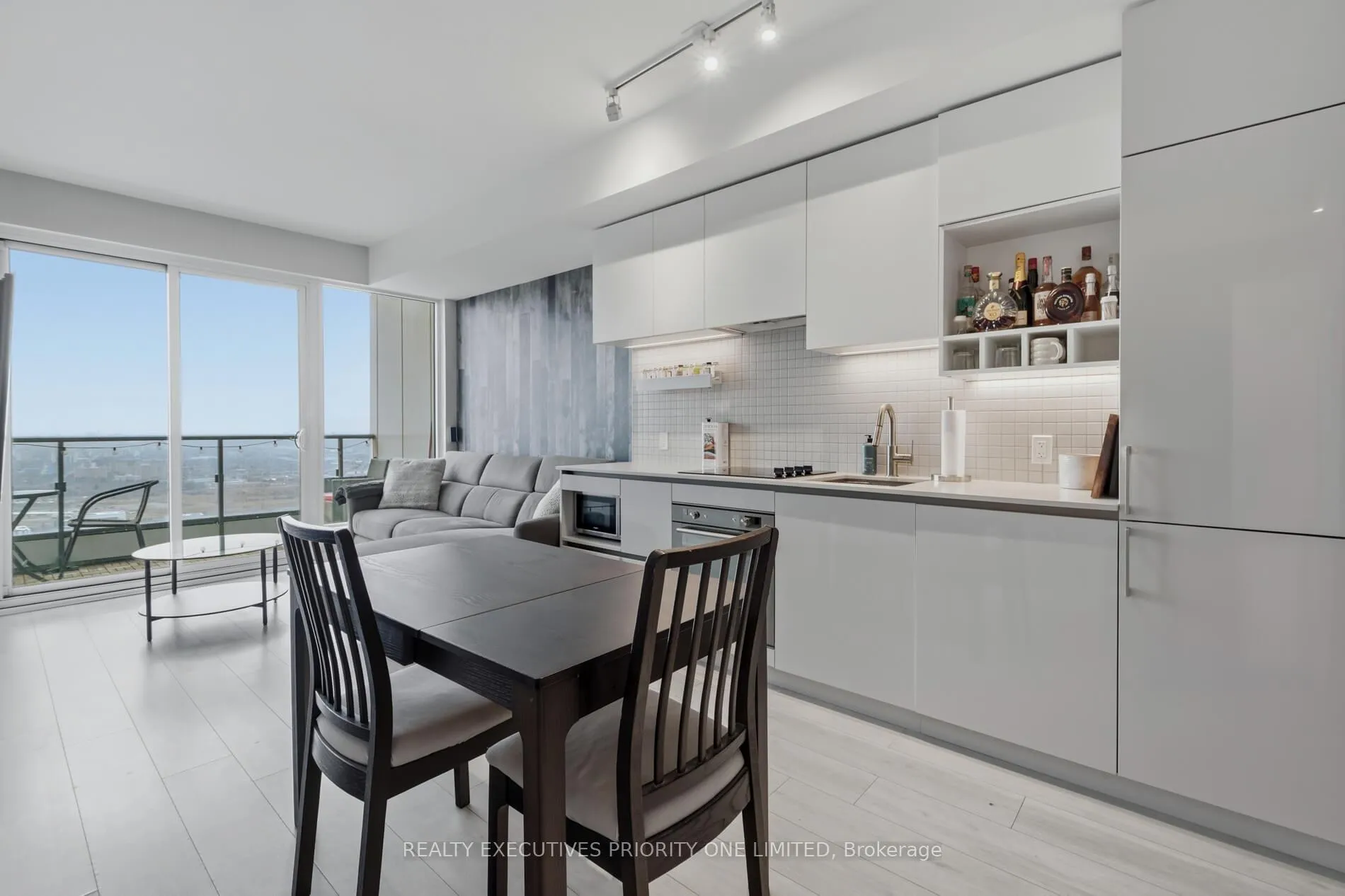 Photo 8 of Unit 5606, 5 Buttermill Avenue, Vaughan, Vaughan Corporate Centre — HOMEH