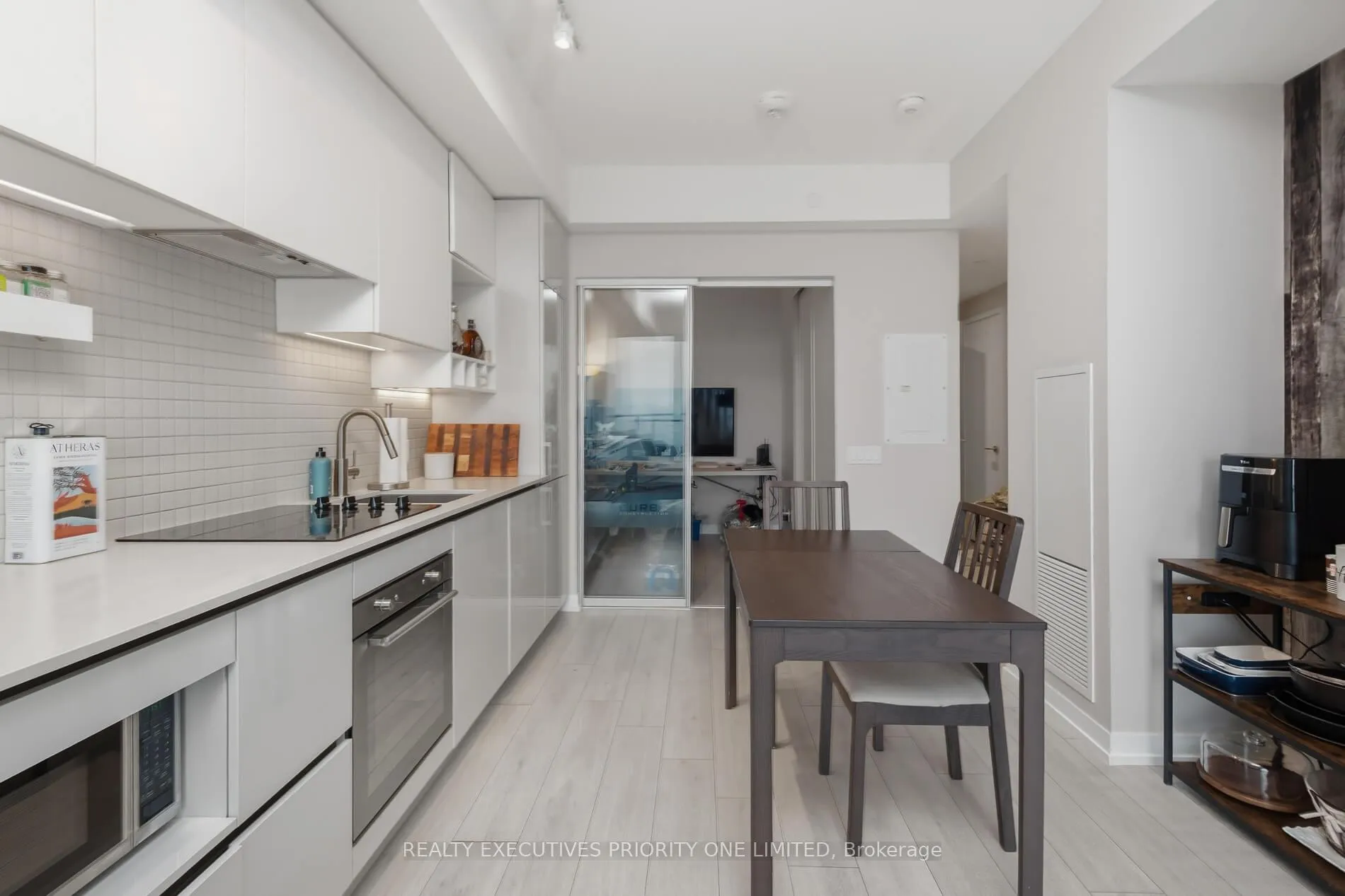 Photo 10 of Unit 5606, 5 Buttermill Avenue, Vaughan, Vaughan Corporate Centre — HOMEH