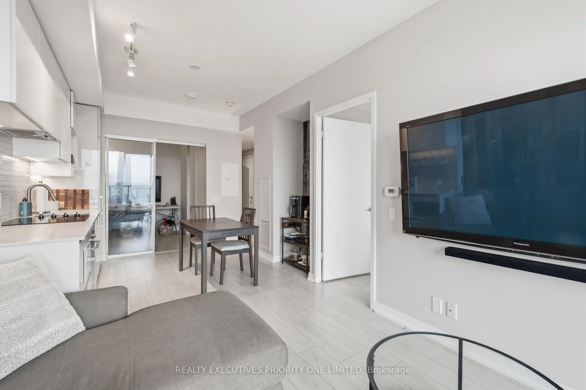 Photo 17 of Unit 5606, 5 Buttermill Avenue, Vaughan, Vaughan Corporate Centre — HOMEH