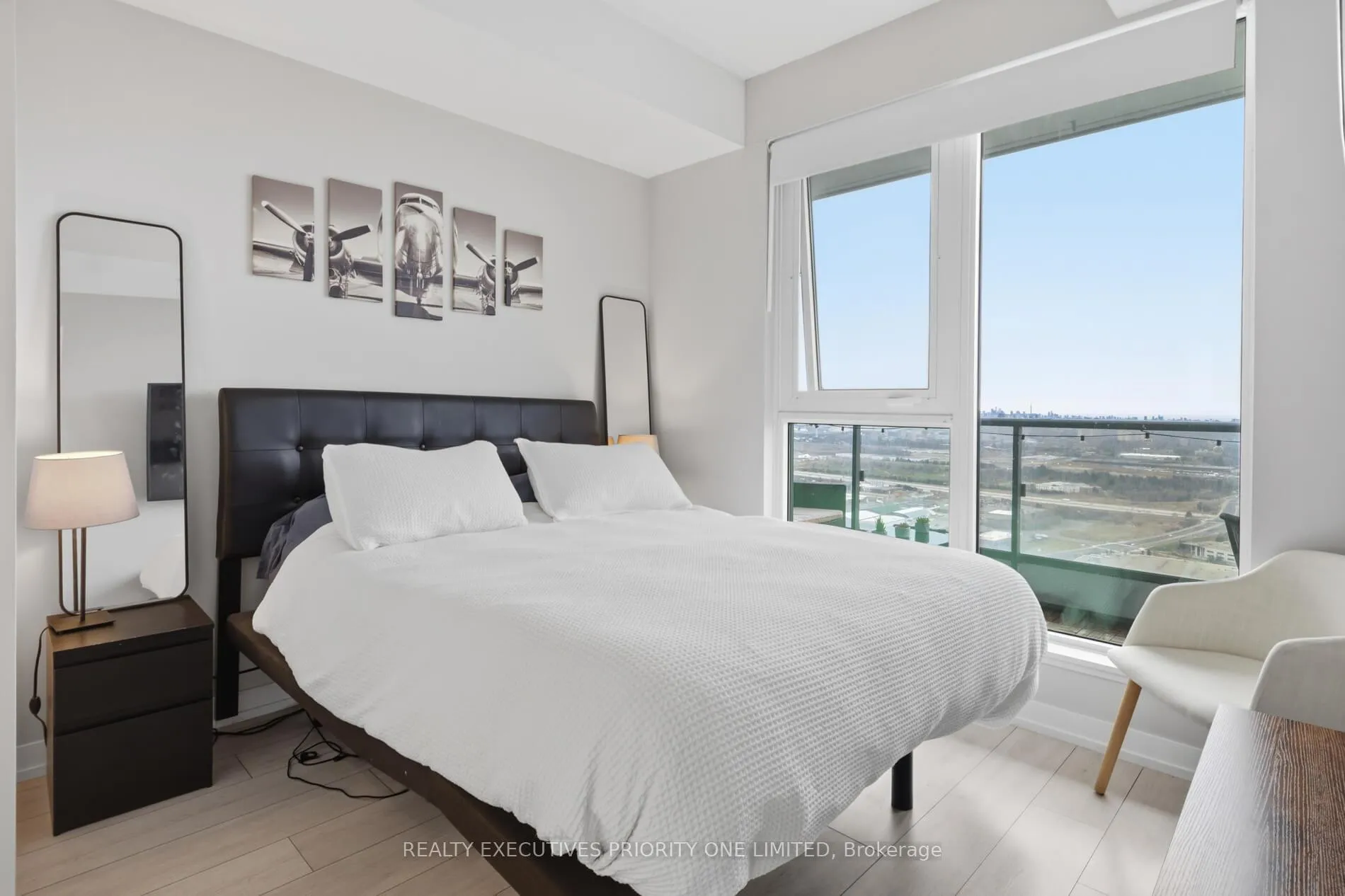 Photo 18 of Unit 5606, 5 Buttermill Avenue, Vaughan, Vaughan Corporate Centre — HOMEH