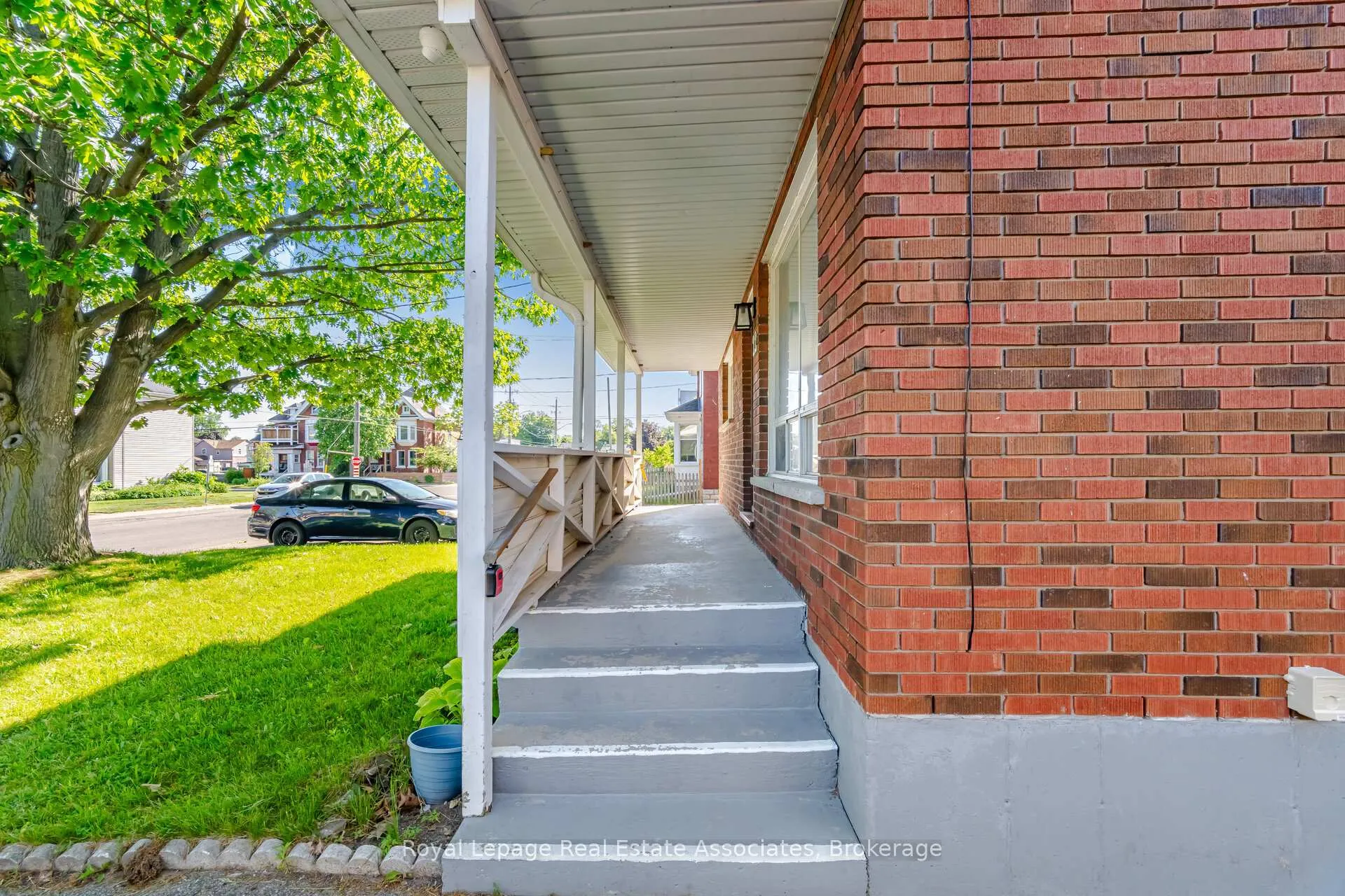 Photo 6 of Unit A, 22 St James Street, Brantford, North Ward — HOMEH