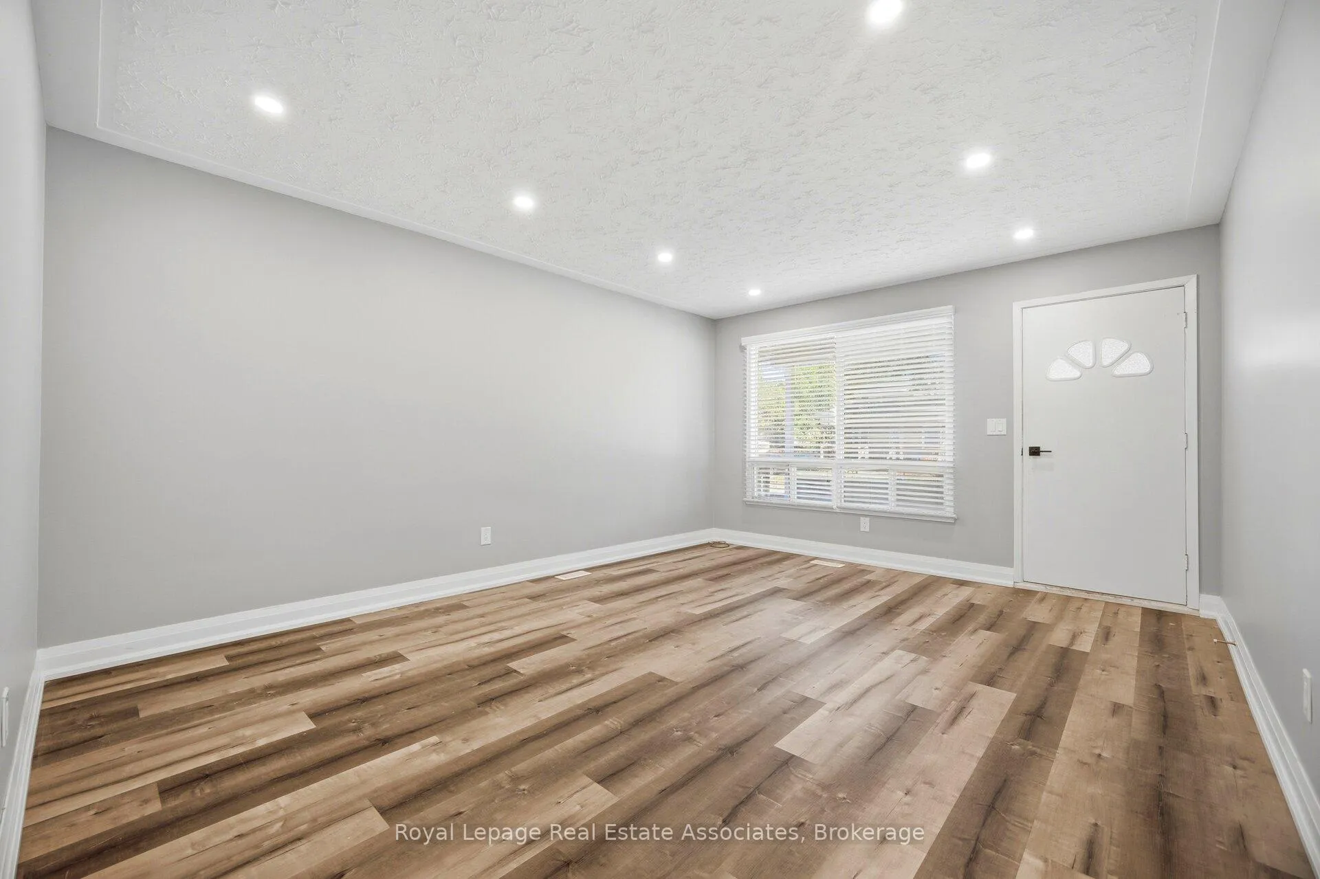 Photo 9 of Unit A, 22 St James Street, Brantford, North Ward — HOMEH