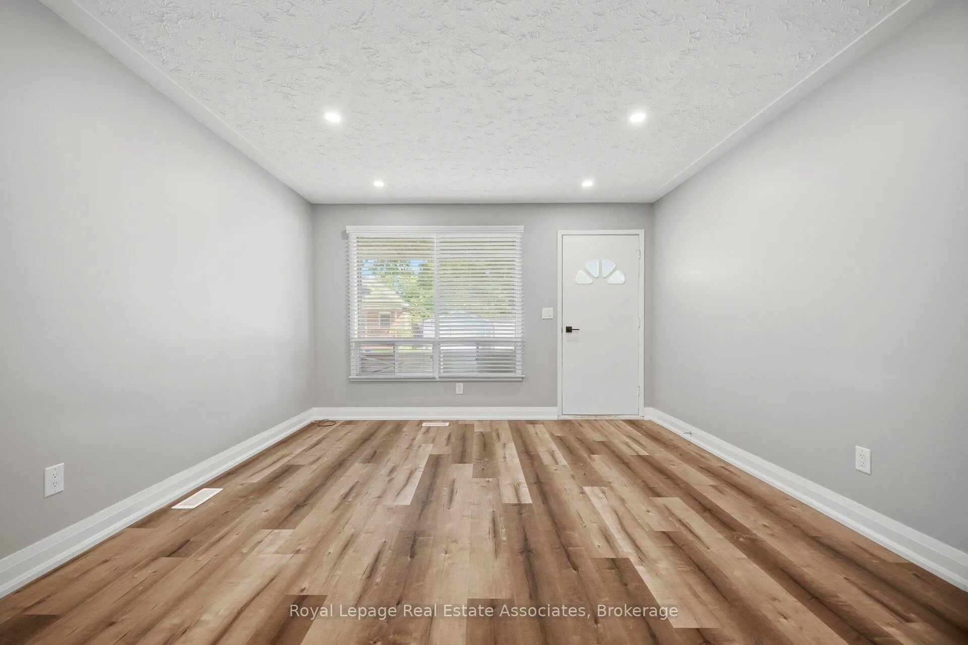 Photo 11 of Unit A, 22 St James Street, Brantford, North Ward — HOMEH