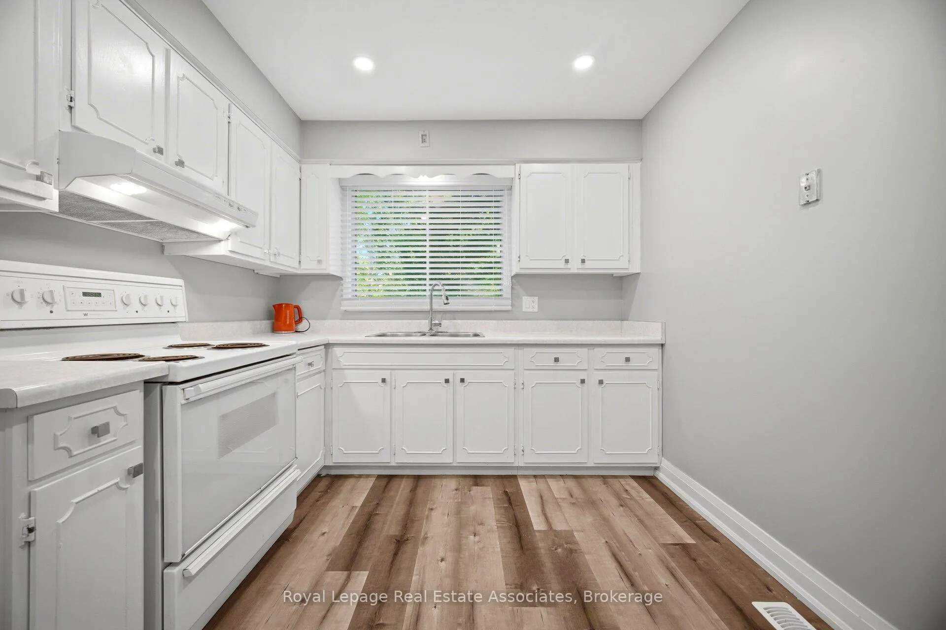 Photo 17 of Unit A, 22 St James Street, Brantford, North Ward — HOMEH