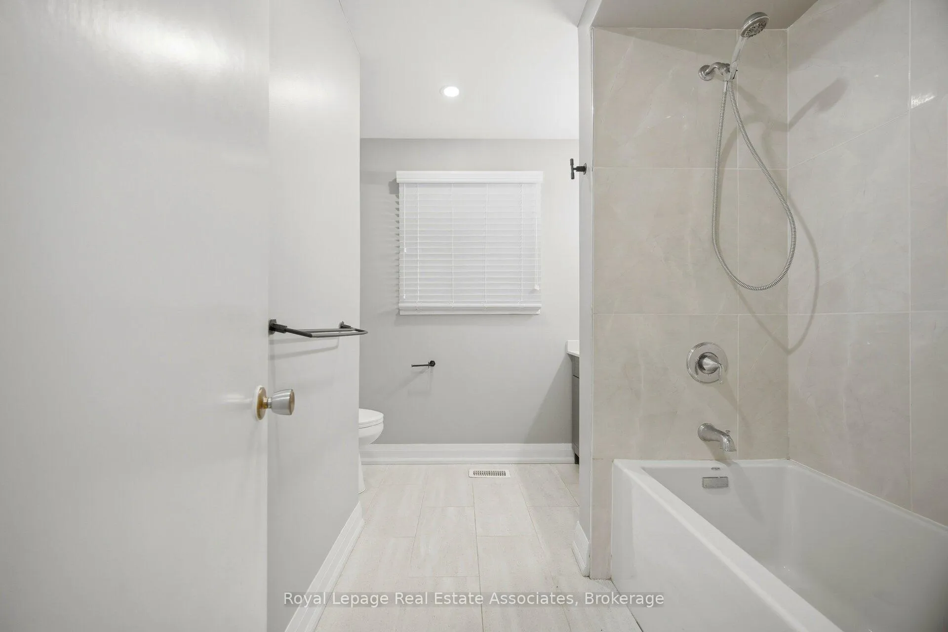 Photo 27 of Unit A, 22 St James Street, Brantford, North Ward — HOMEH