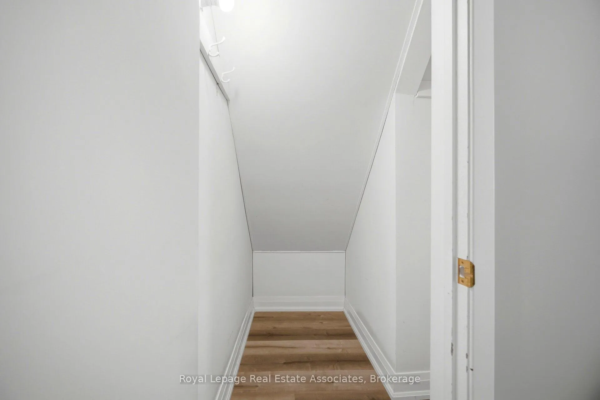 Photo 32 of Unit A, 22 St James Street, Brantford, North Ward — HOMEH