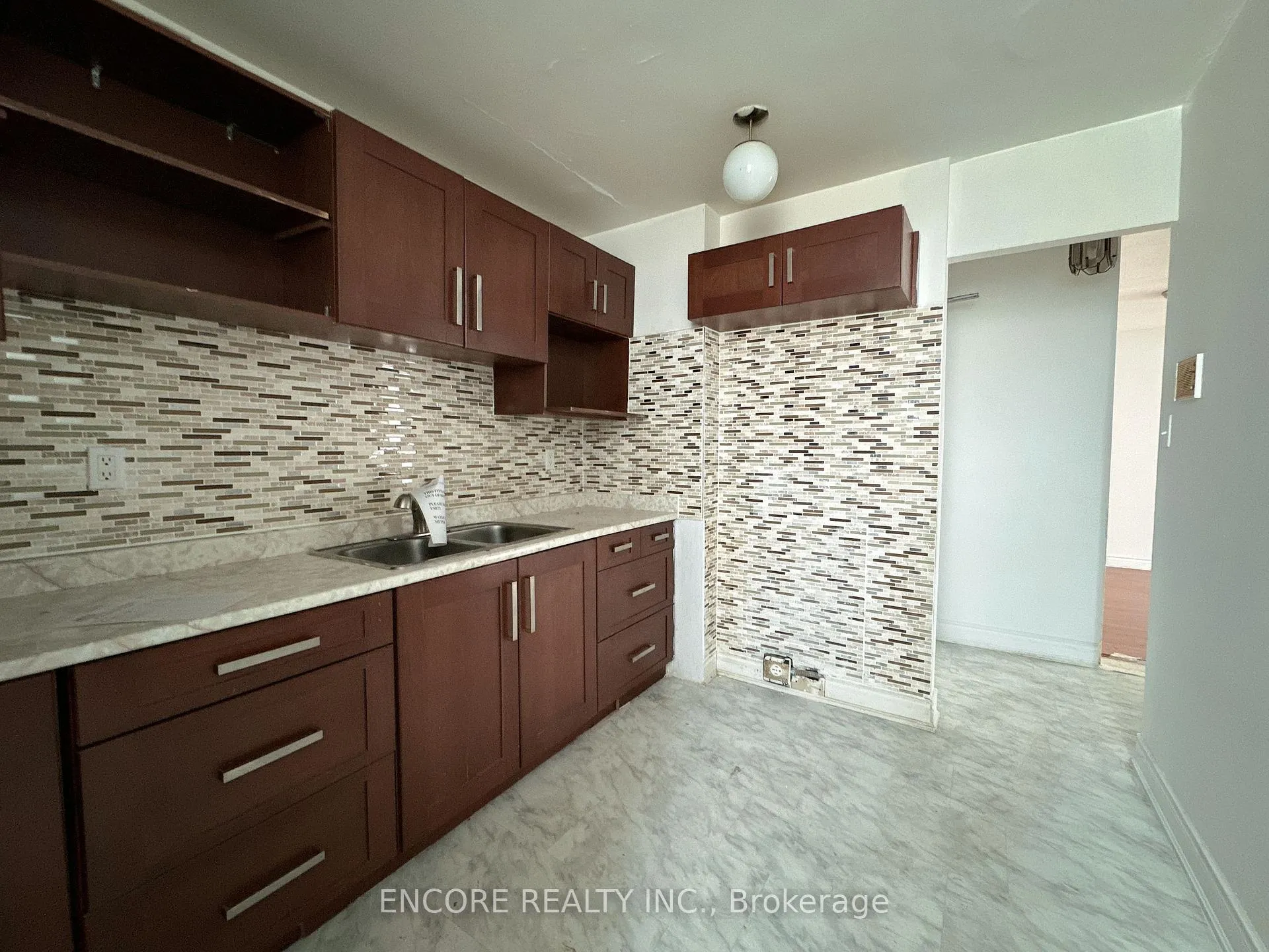 Photo 4 of Unit 808, 340 Dixon Road, Etobicoke, Kingsview Village-The Westway — HOMEH