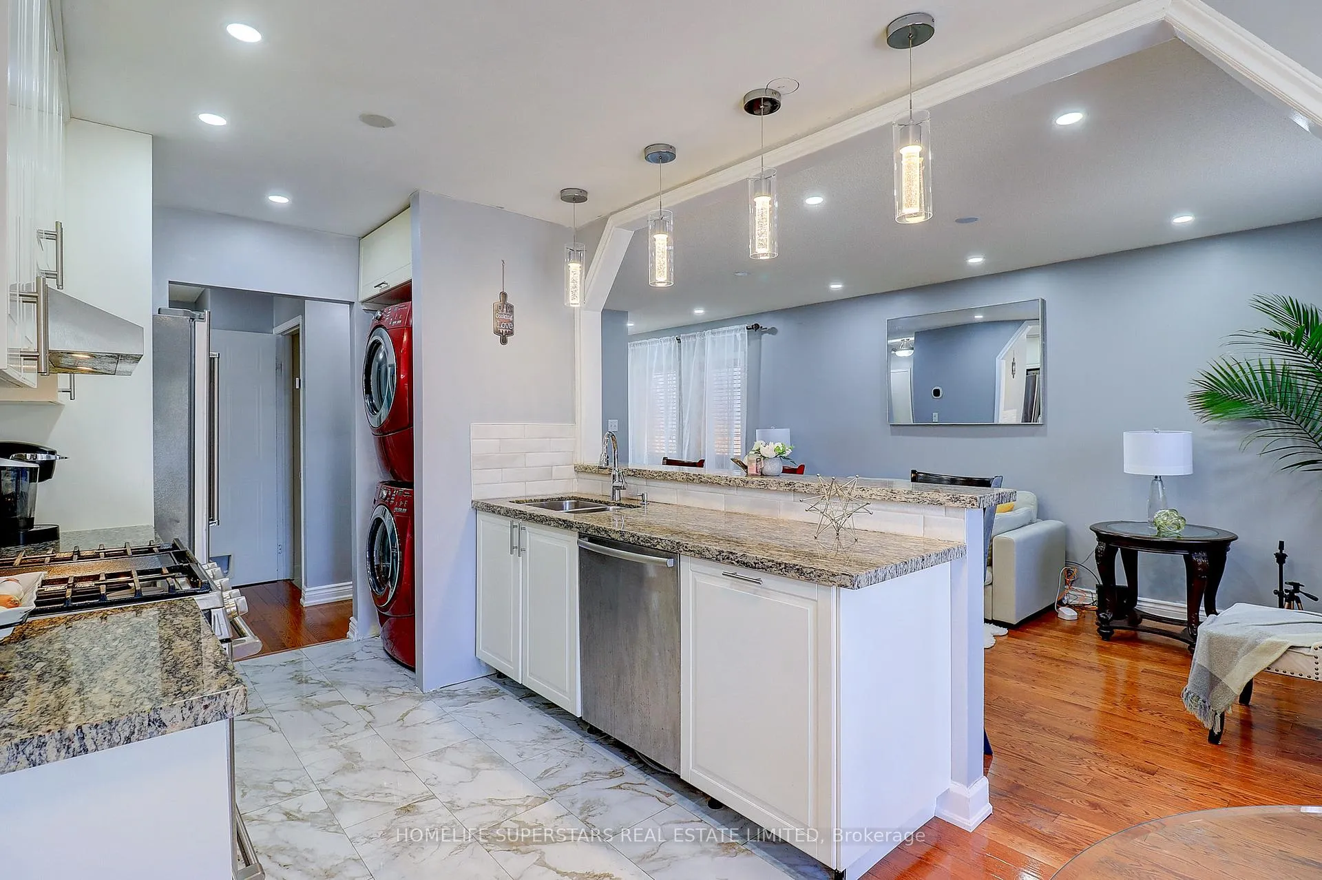 Photo 11 of 191 Wessenger Drive, Barrie, Holly — HOMEH