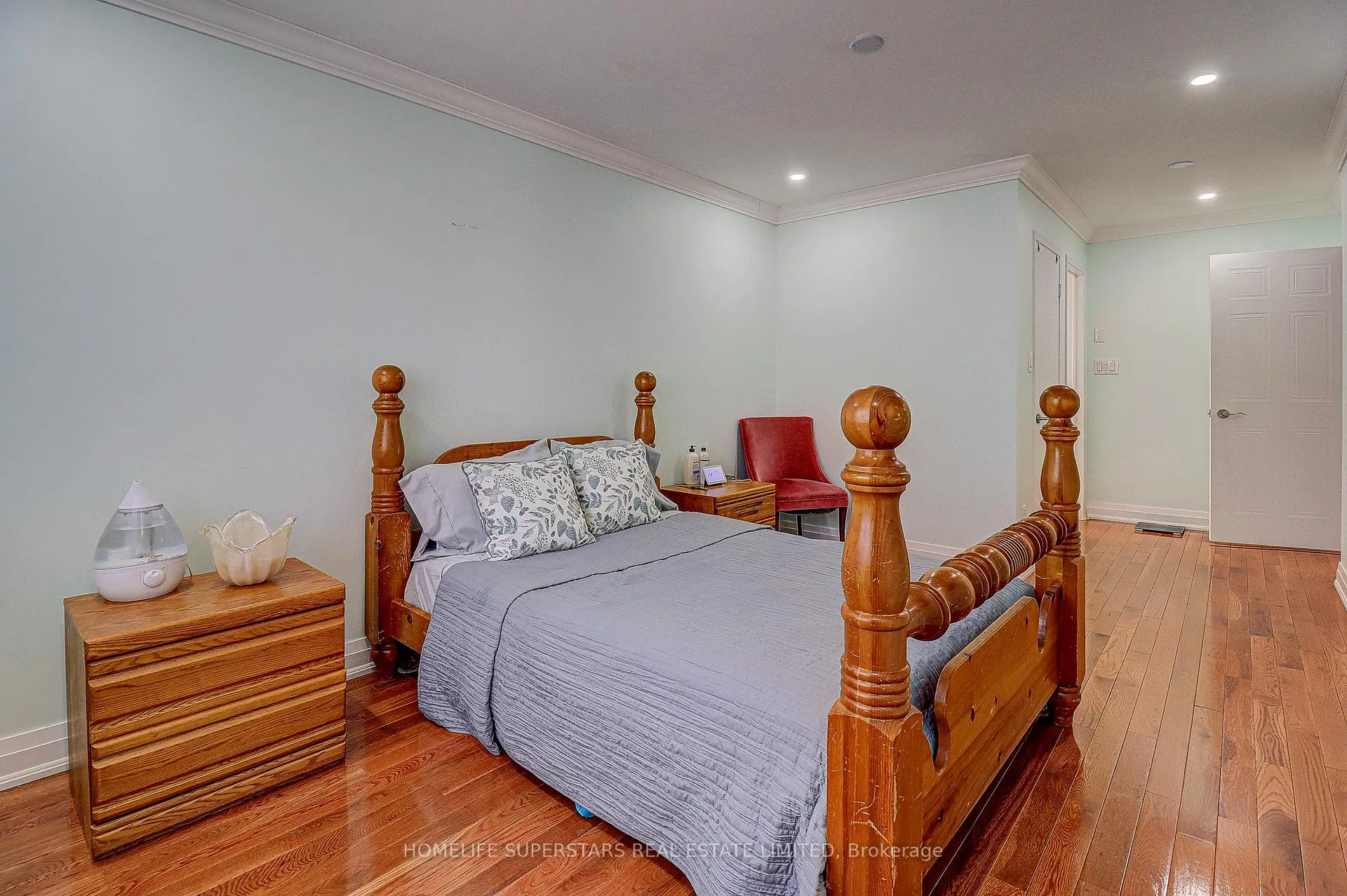 Photo 17 of 191 Wessenger Drive, Barrie, Holly — HOMEH