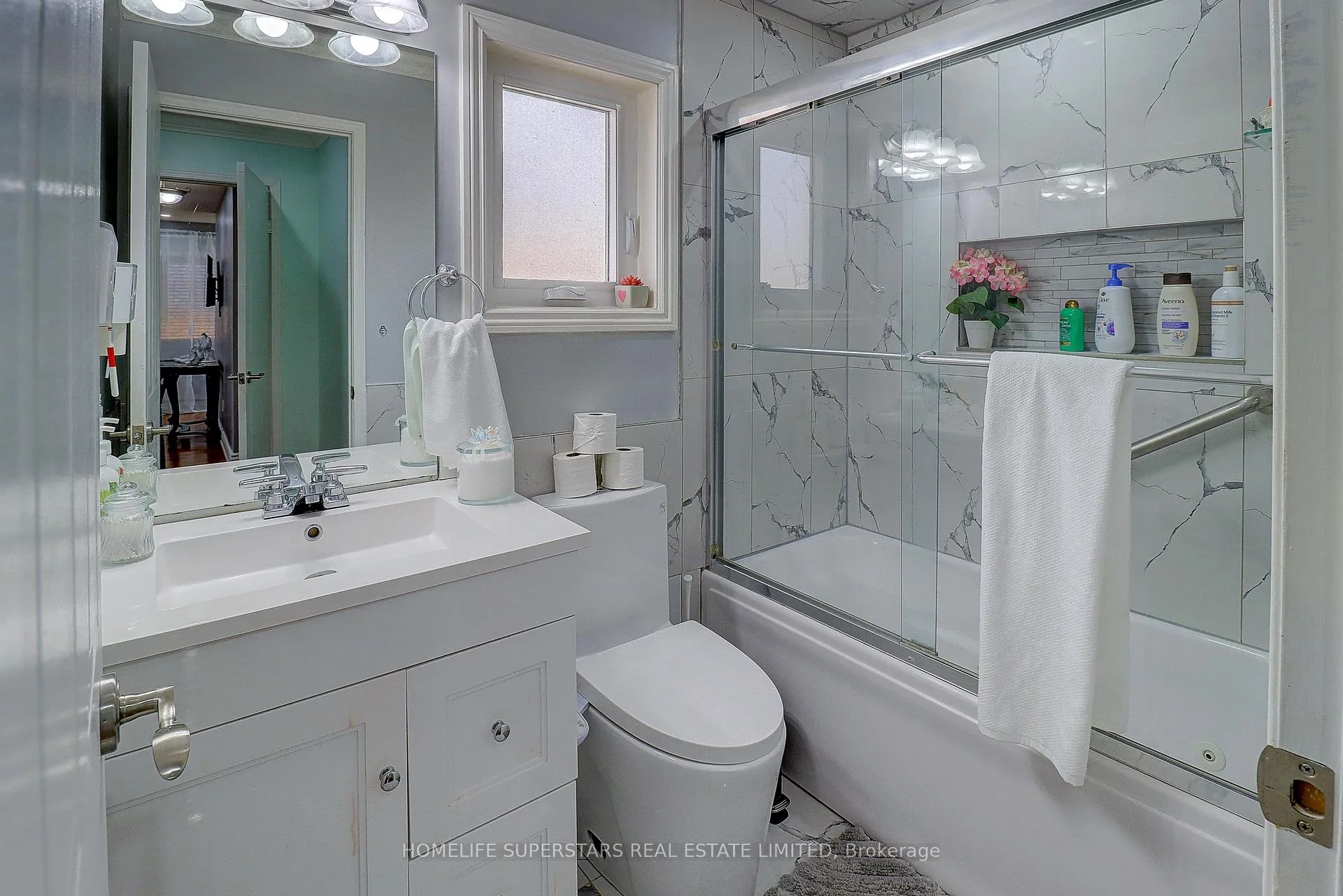 Photo 18 of 191 Wessenger Drive, Barrie, Holly — HOMEH