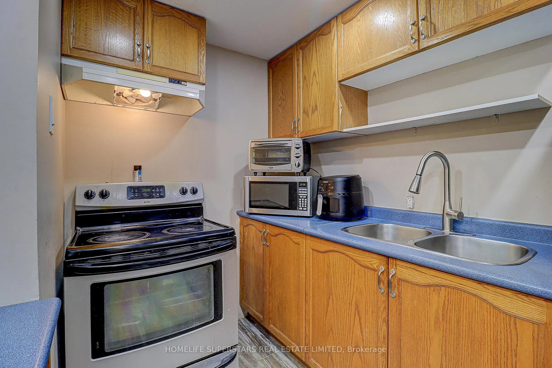 Photo 24 of 191 Wessenger Drive, Barrie, Holly — HOMEH