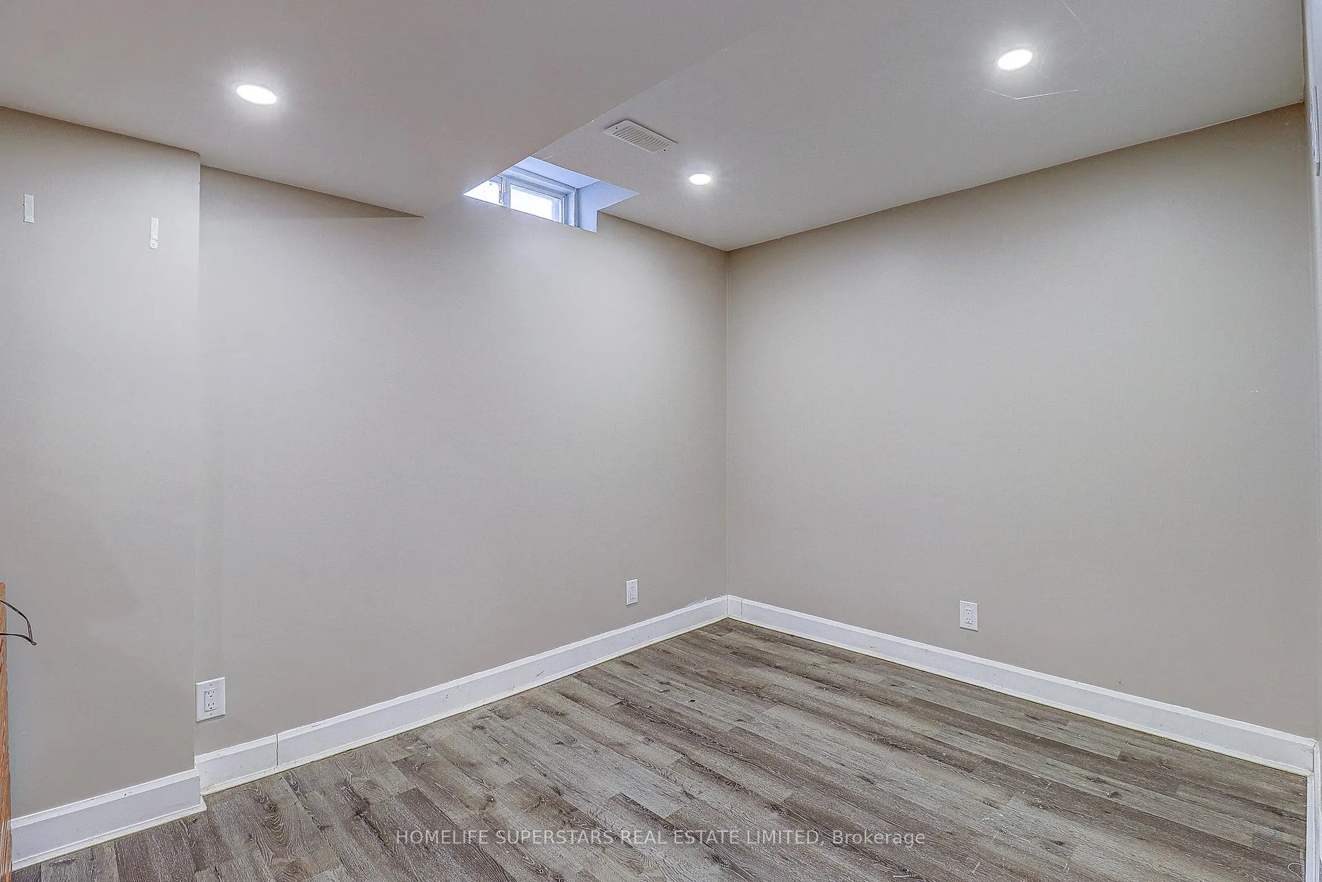 Photo 25 of 191 Wessenger Drive, Barrie, Holly — HOMEH