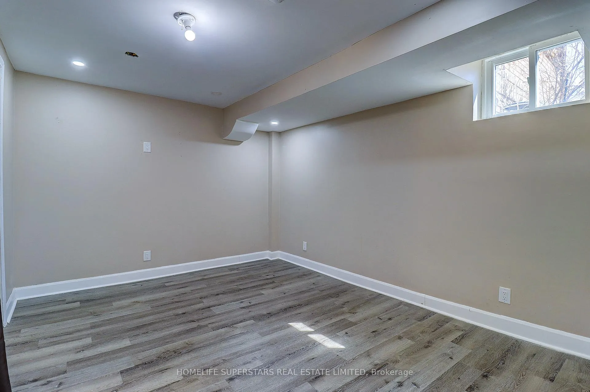 Photo 27 of 191 Wessenger Drive, Barrie, Holly — HOMEH