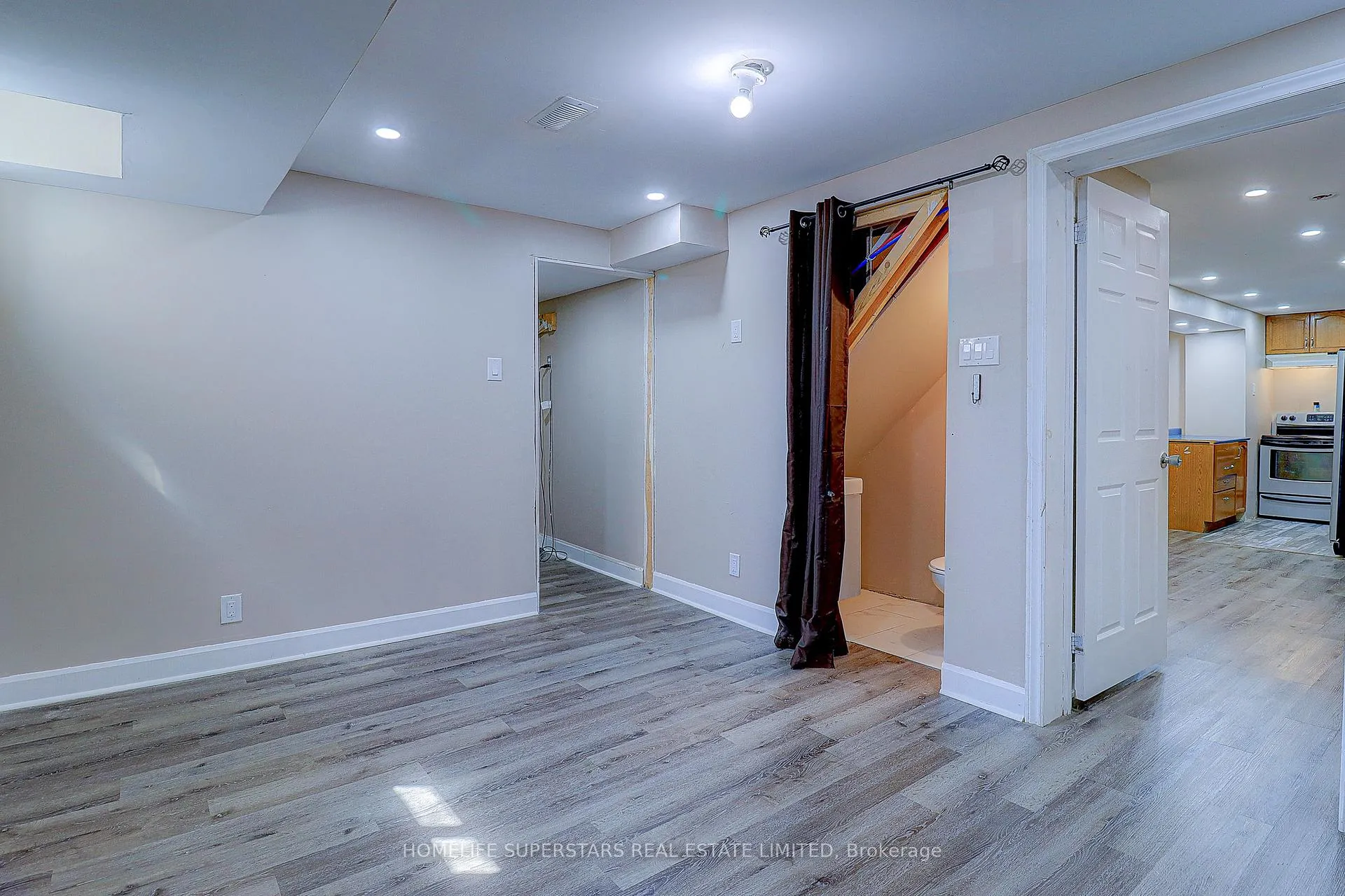 Photo 28 of 191 Wessenger Drive, Barrie, Holly — HOMEH