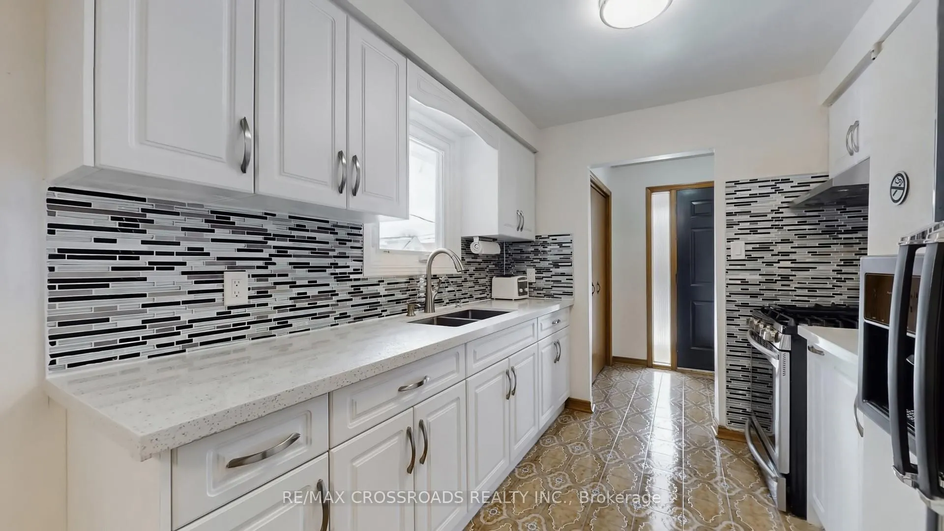 Photo 10 of 93A Wanstead Avenue, Scarborough, Oakridge — HOMEH